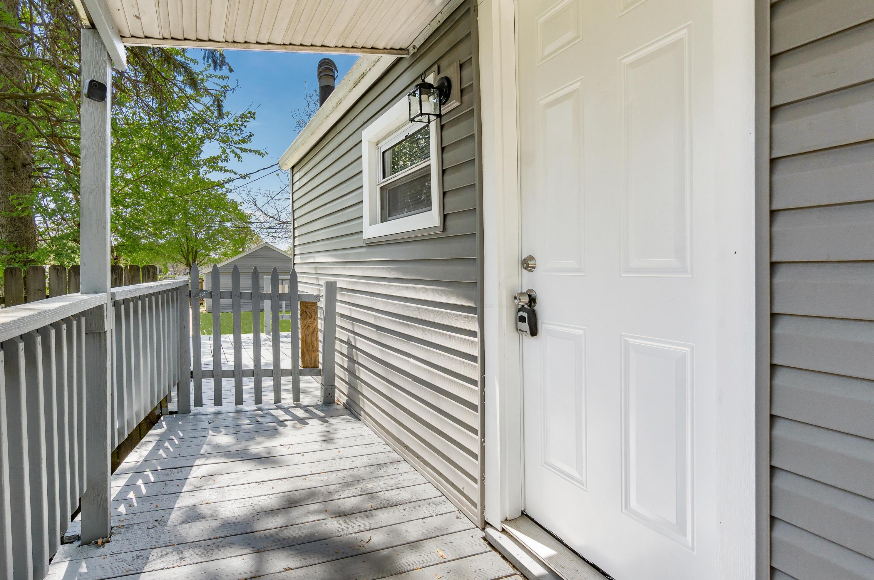 1319 Genessee Ave, Columbus OH 43211-1432 exterior