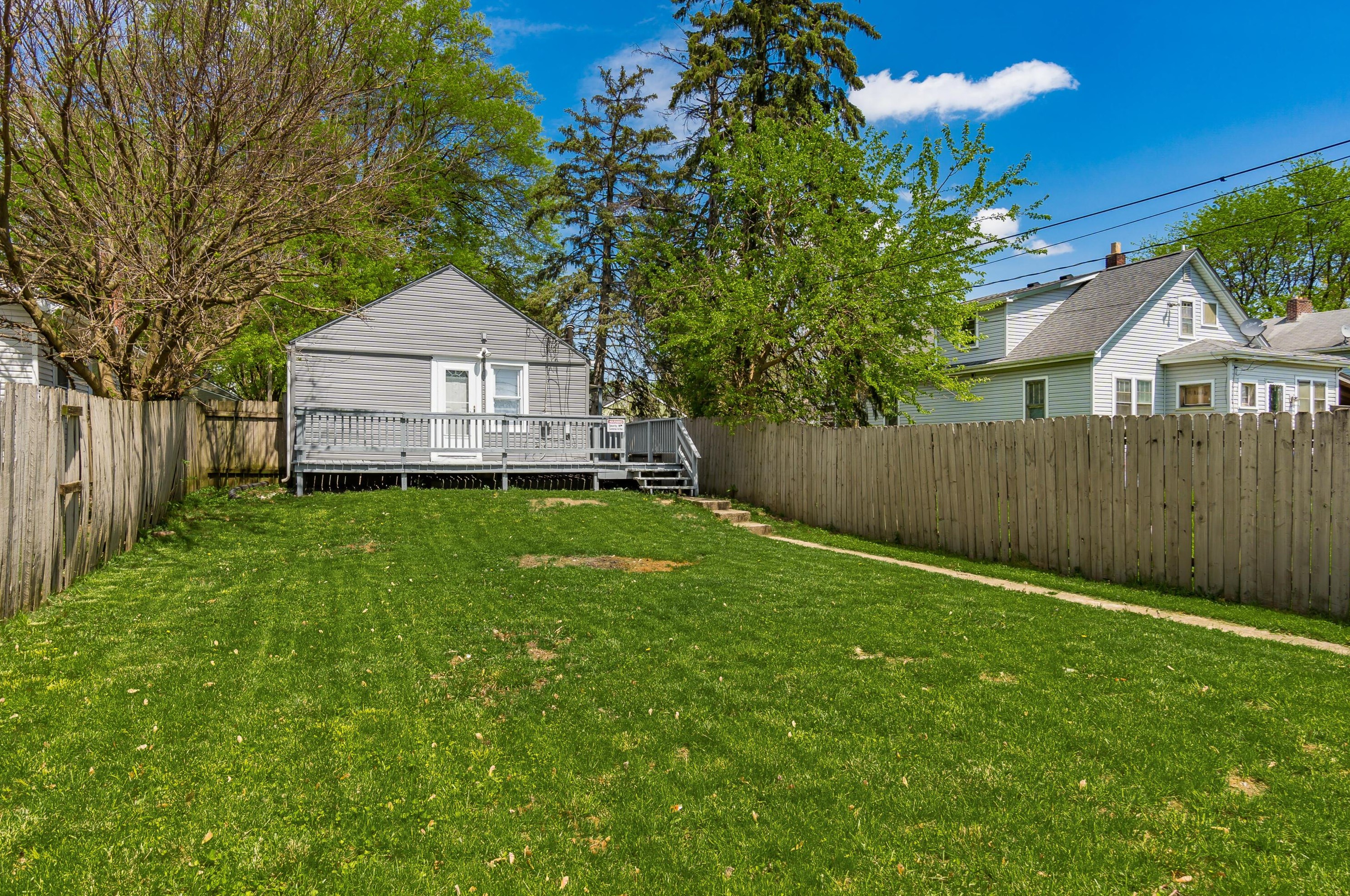 1319 Genessee Ave, Columbus OH 43211-1432 exterior