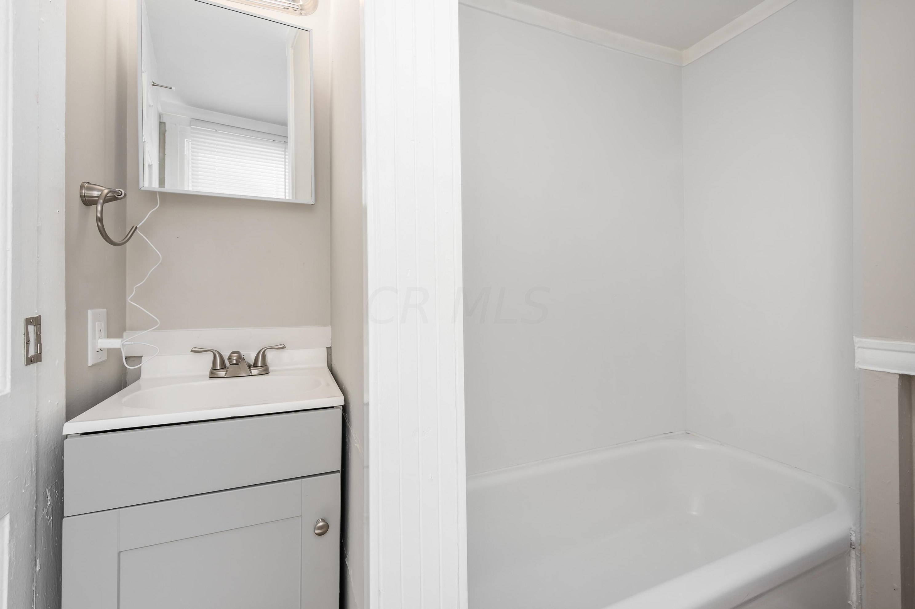 1319 Genessee Ave, Columbus OH 43211-1432 exterior