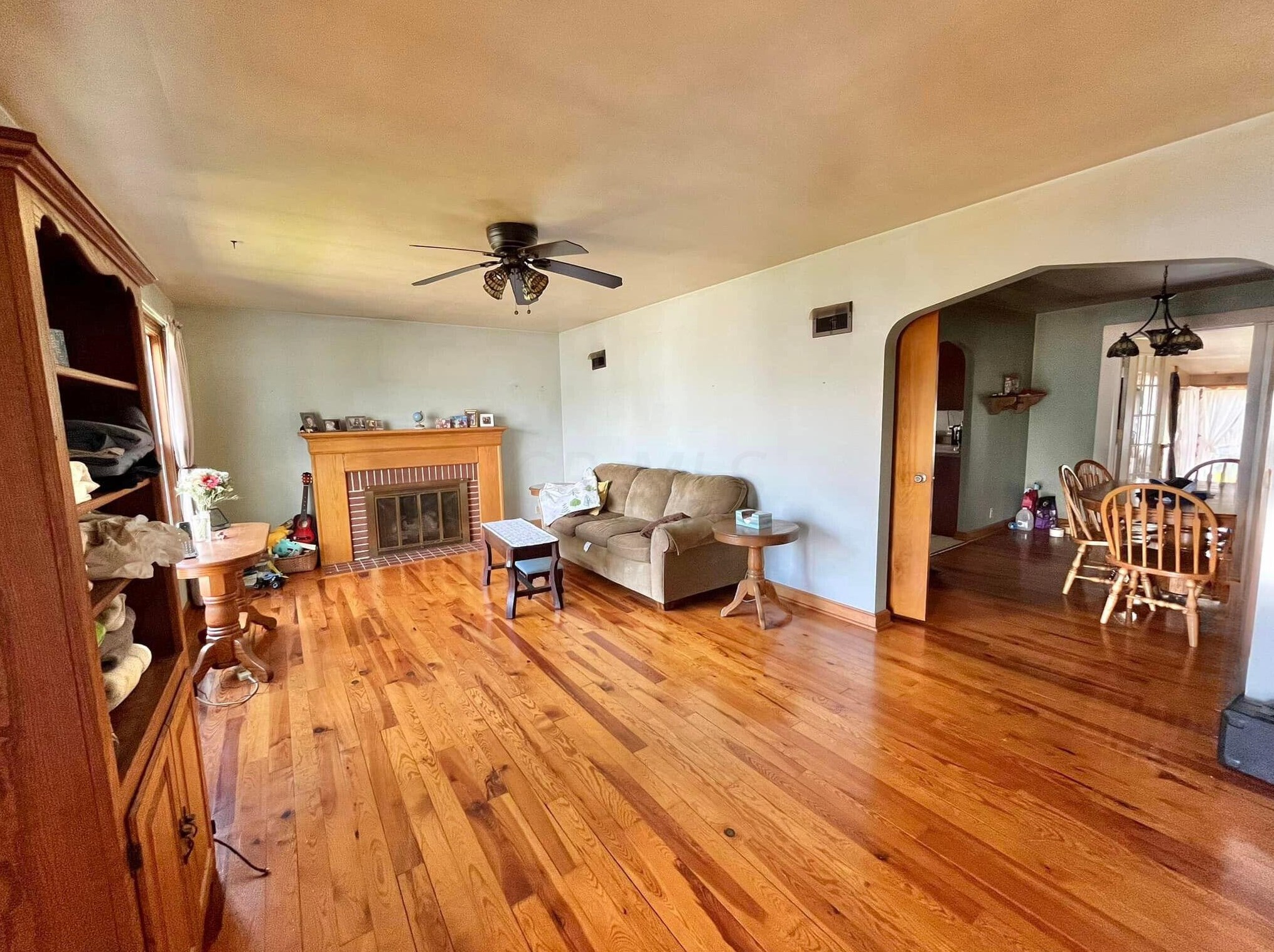 12 Main St, Danville, OH 43014