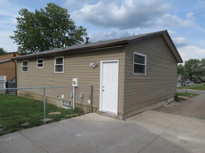 1741 Ripplebrook Rd, Columbus, OH 43223