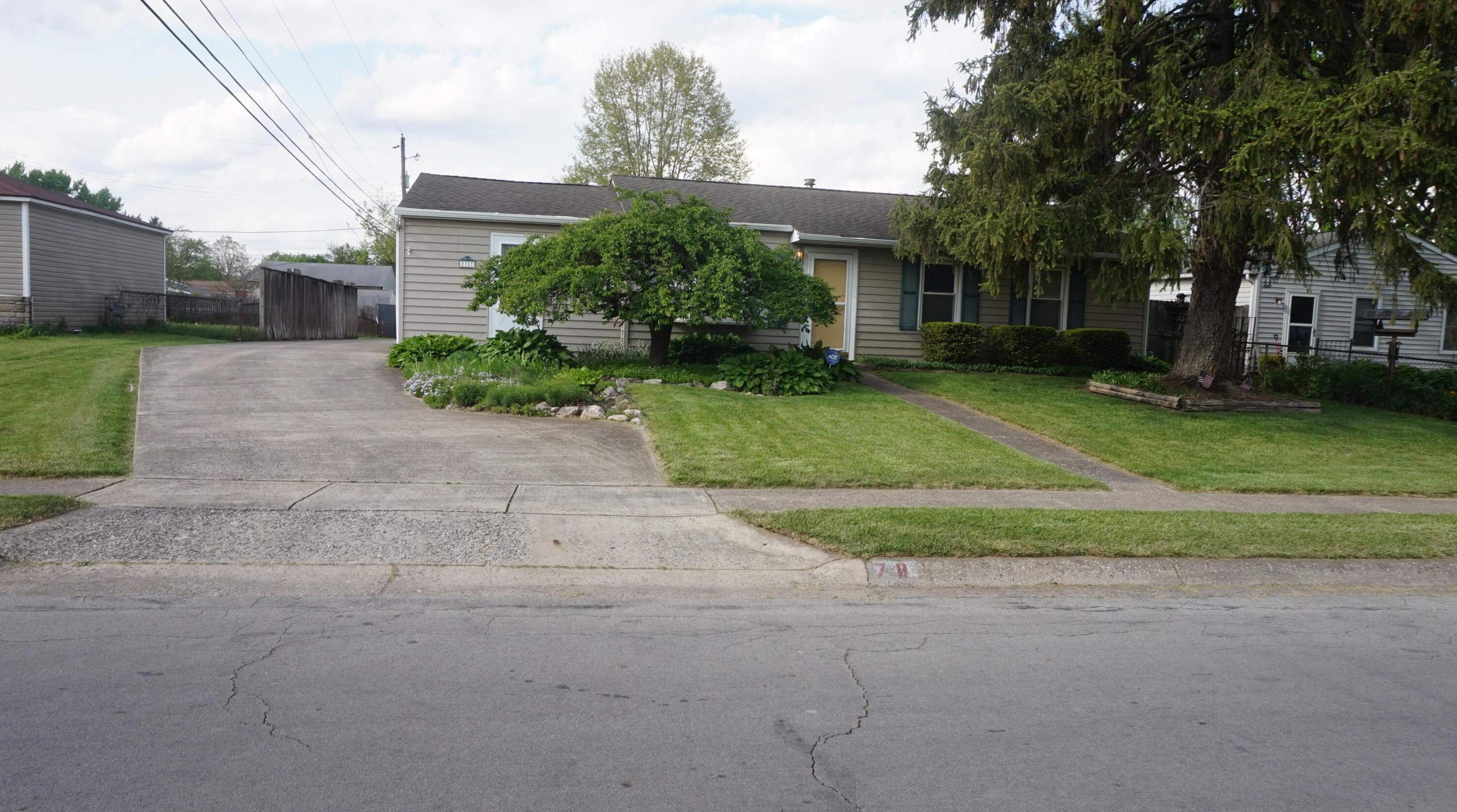 78 Phelps Rd, Columbus, OH 43207-3661