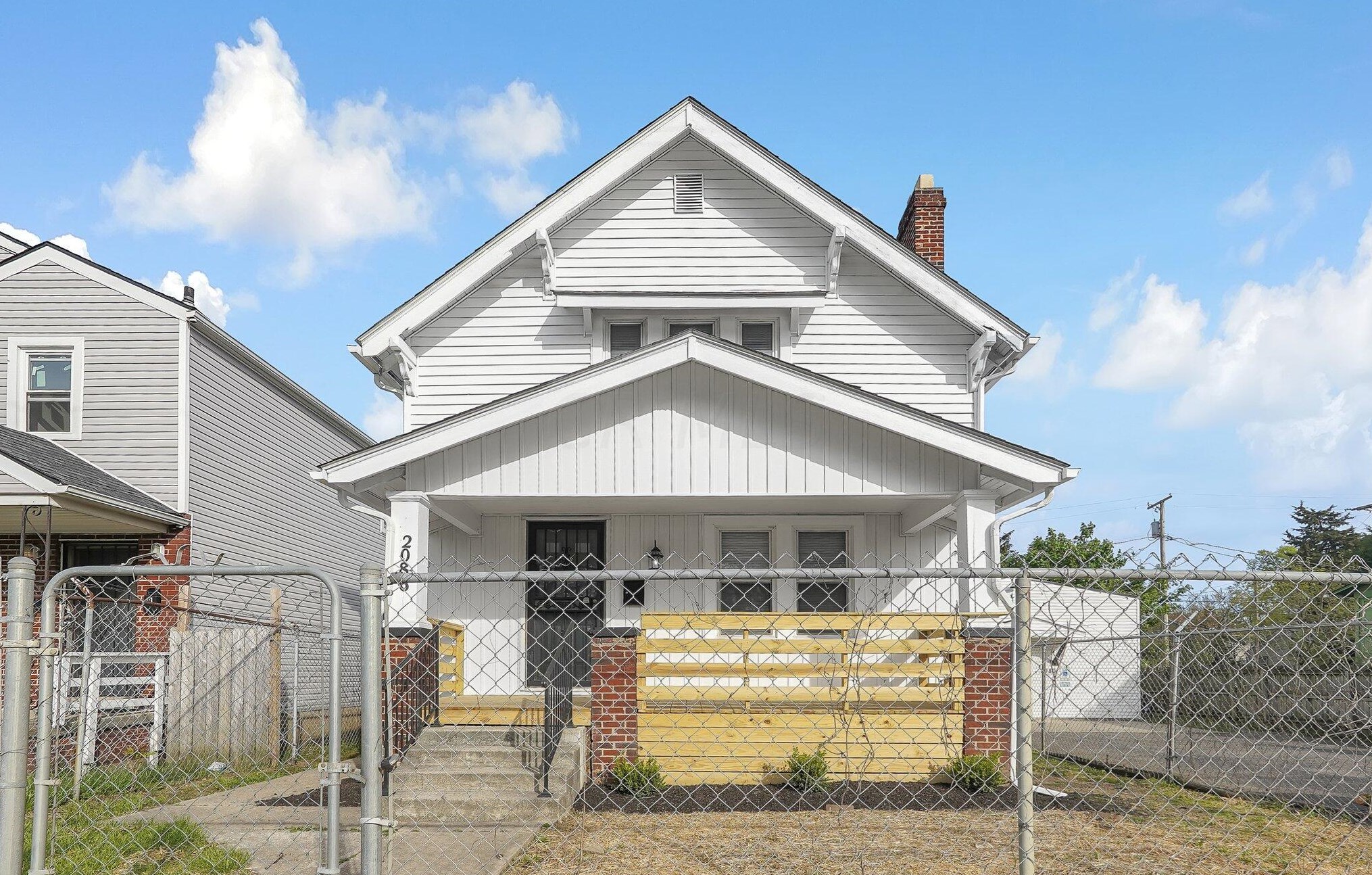 2086 Cleveland Ave, Columbus, OH 43211-2247