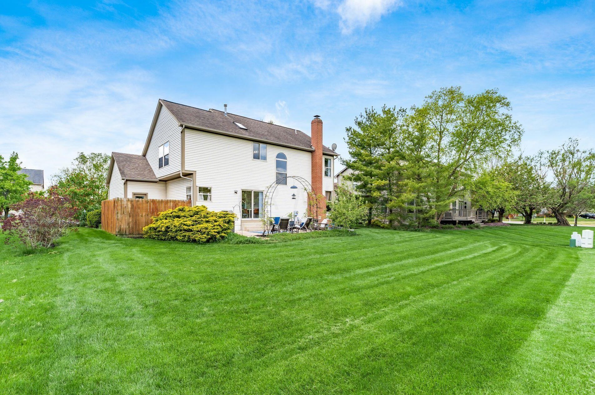 648 Montmorency Dr, Pickerington, OH 43147-8400