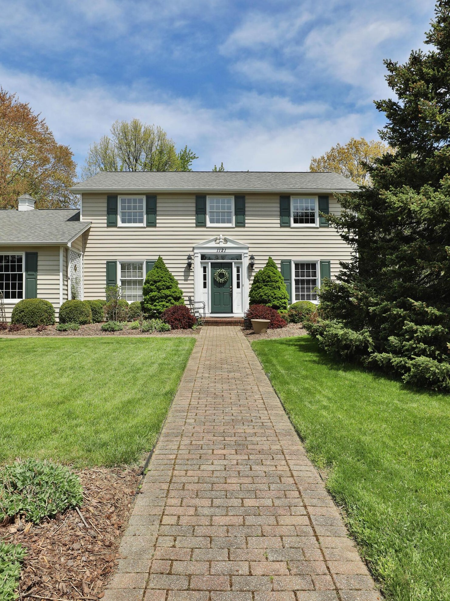 1121 Circle On The Grn, Columbus, OH 43235-1214