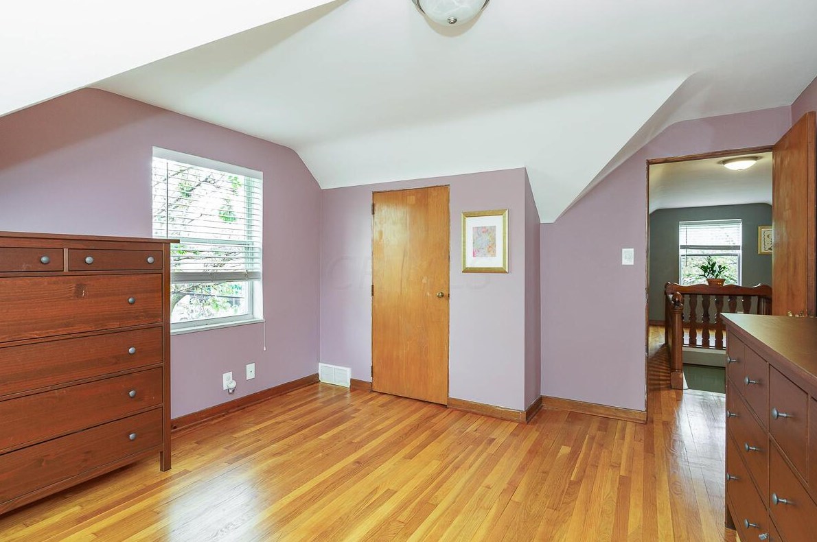 22 Jeffrey Pl, Columbus OH  43214-1702 exterior