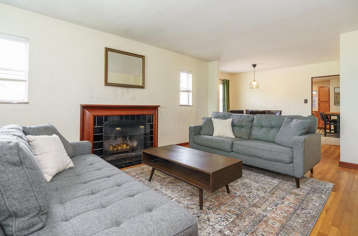 22 Jeffrey Pl, Columbus OH  43214-1702 exterior