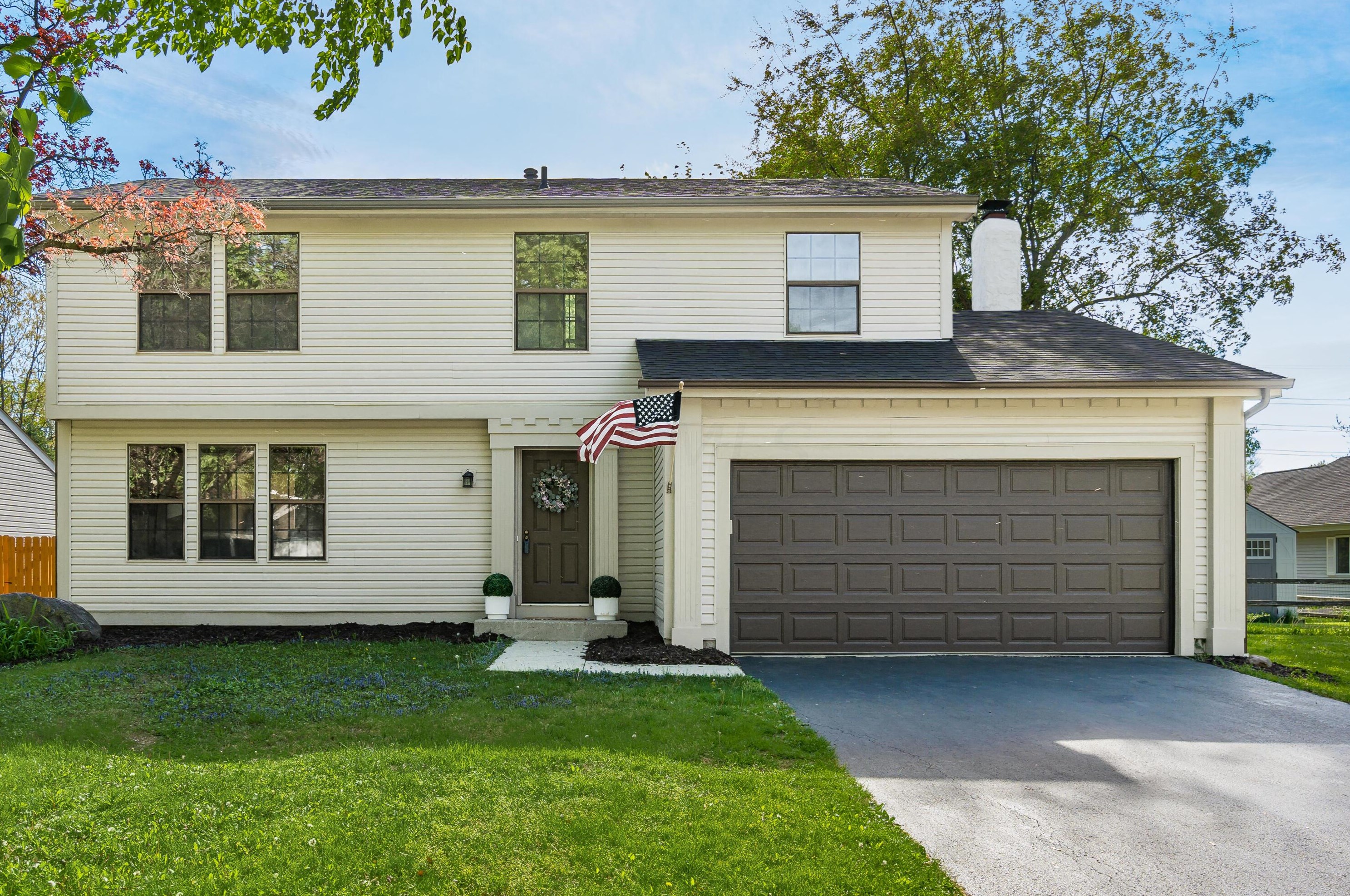 6022 Meadowsglen Dr, Dublin, OH 43017