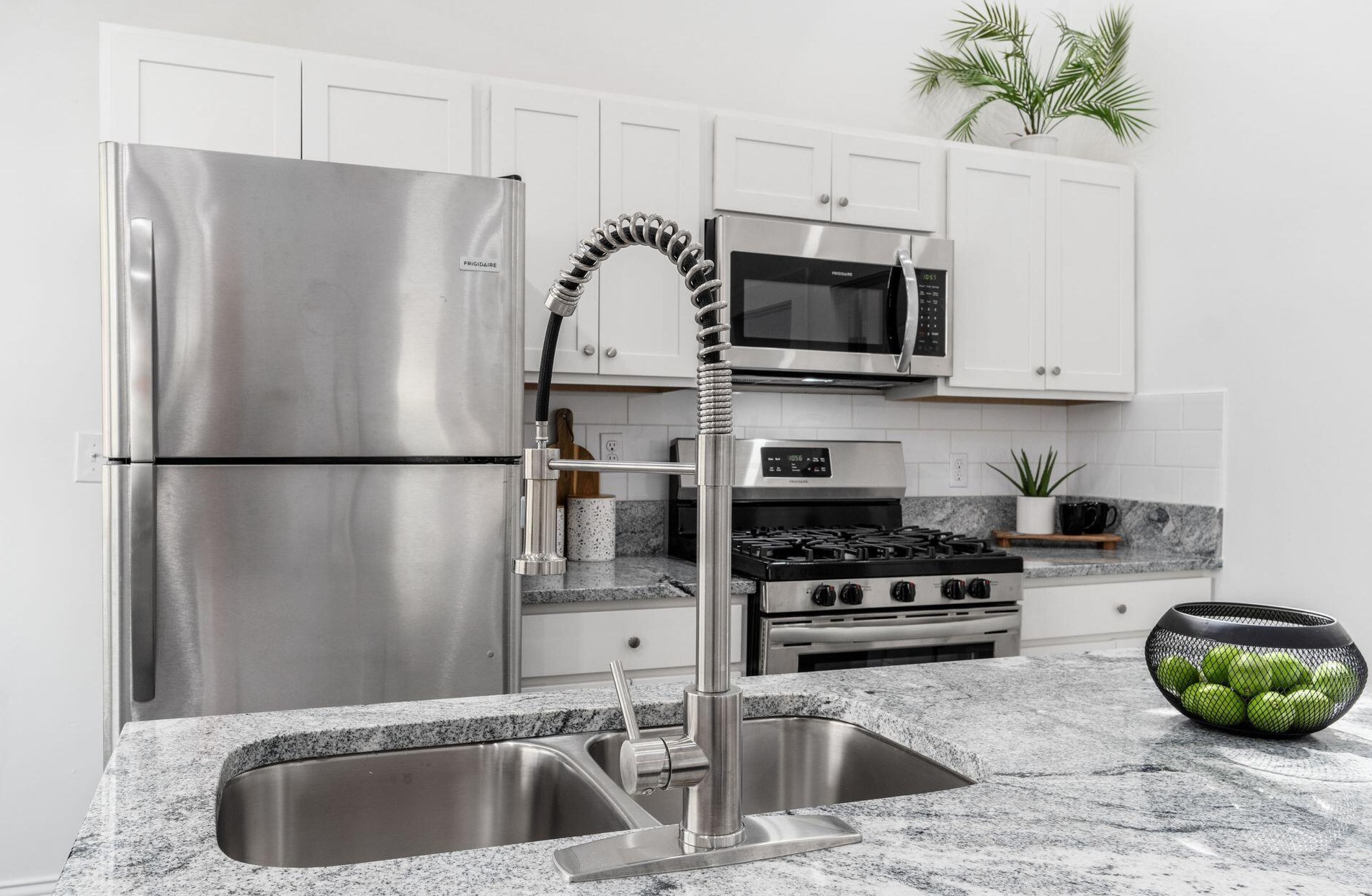 522 Kelton Ave, Columbus OH 43205-2423 exterior