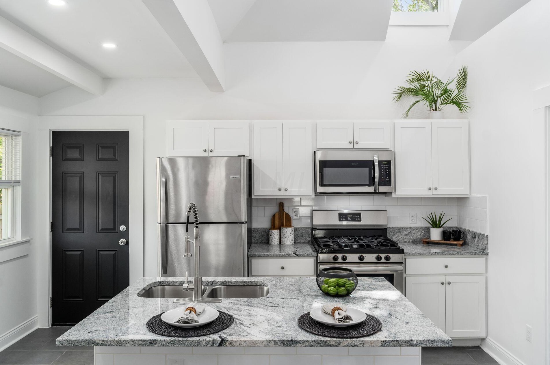 522 Kelton Ave, Columbus OH 43205-2423 exterior