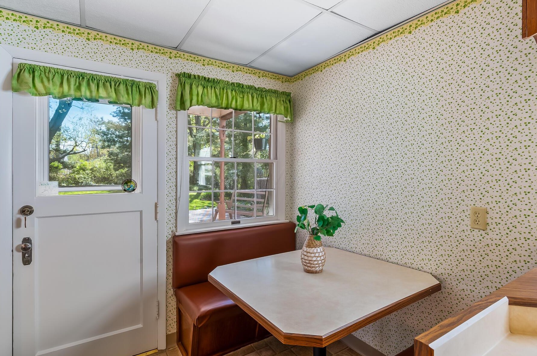 152 Mayfair Blvd, Columbus OH 43213-1609 exterior