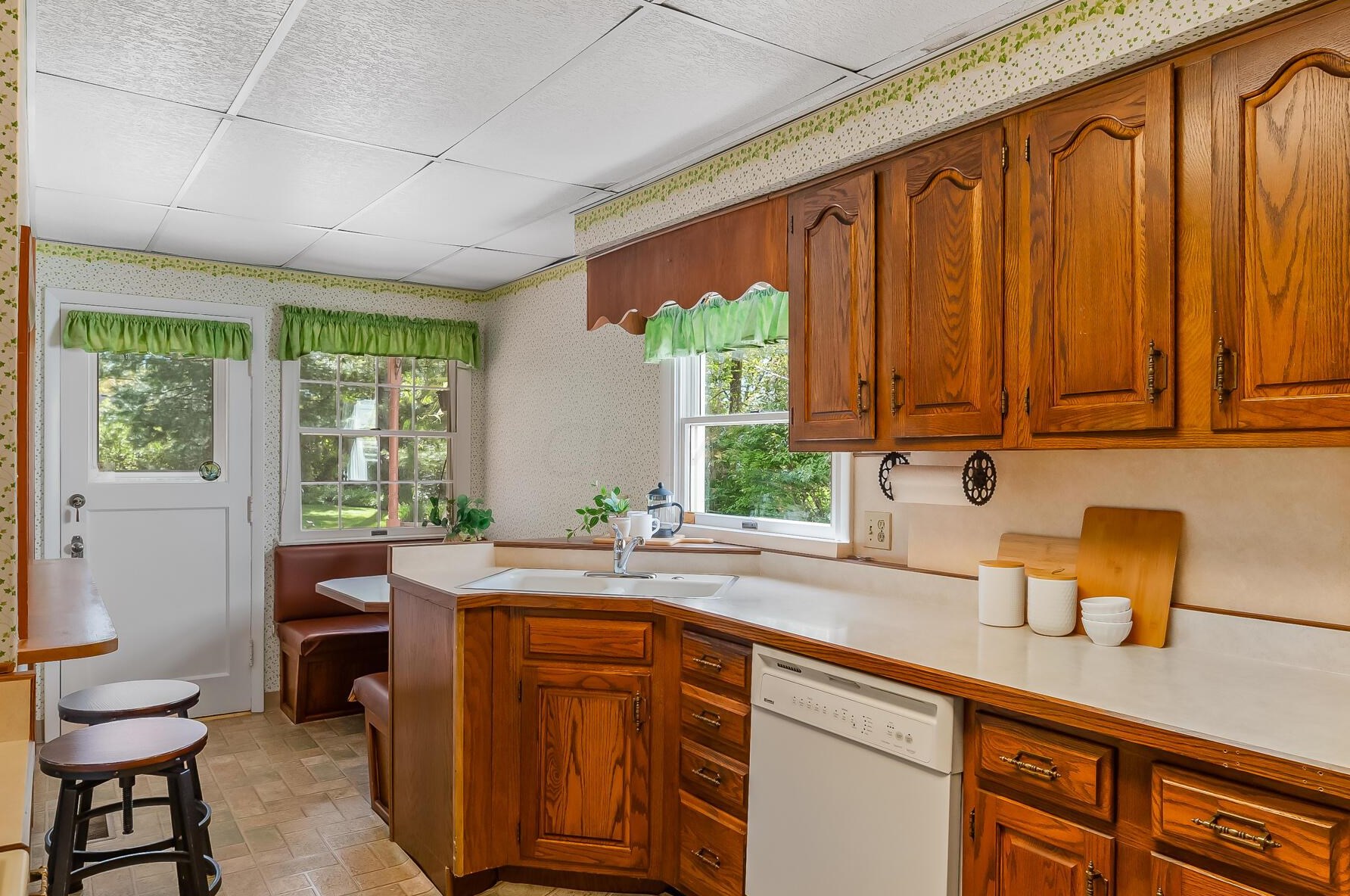 152 Mayfair Blvd, Columbus OH 43213-1609 exterior