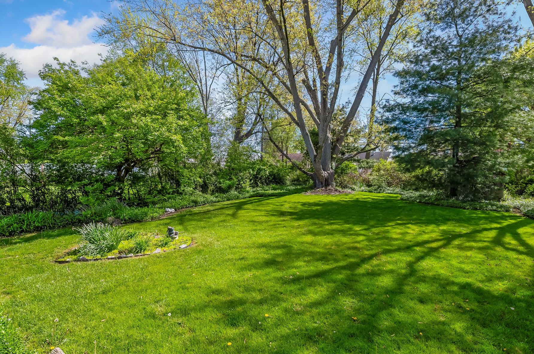 152 Mayfair Blvd, Columbus OH 43213-1609 exterior