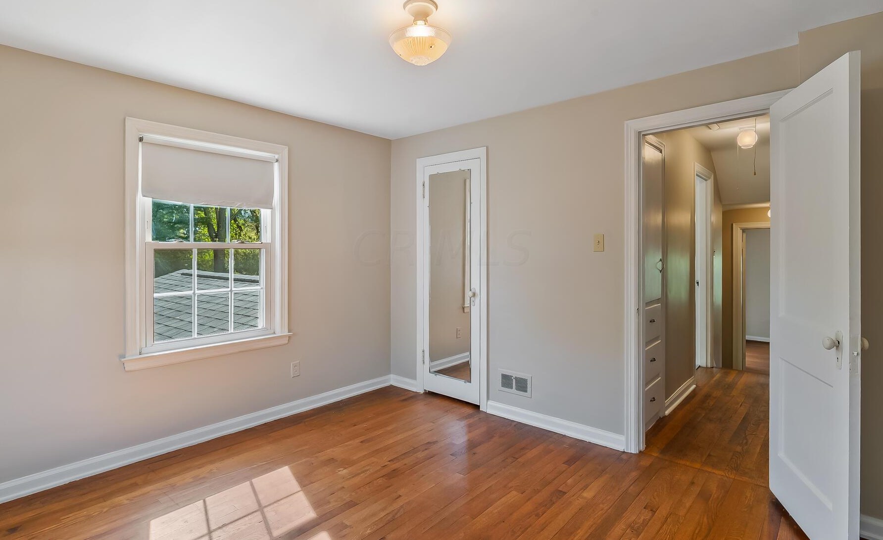 152 Mayfair Blvd, Columbus OH 43213-1609 exterior