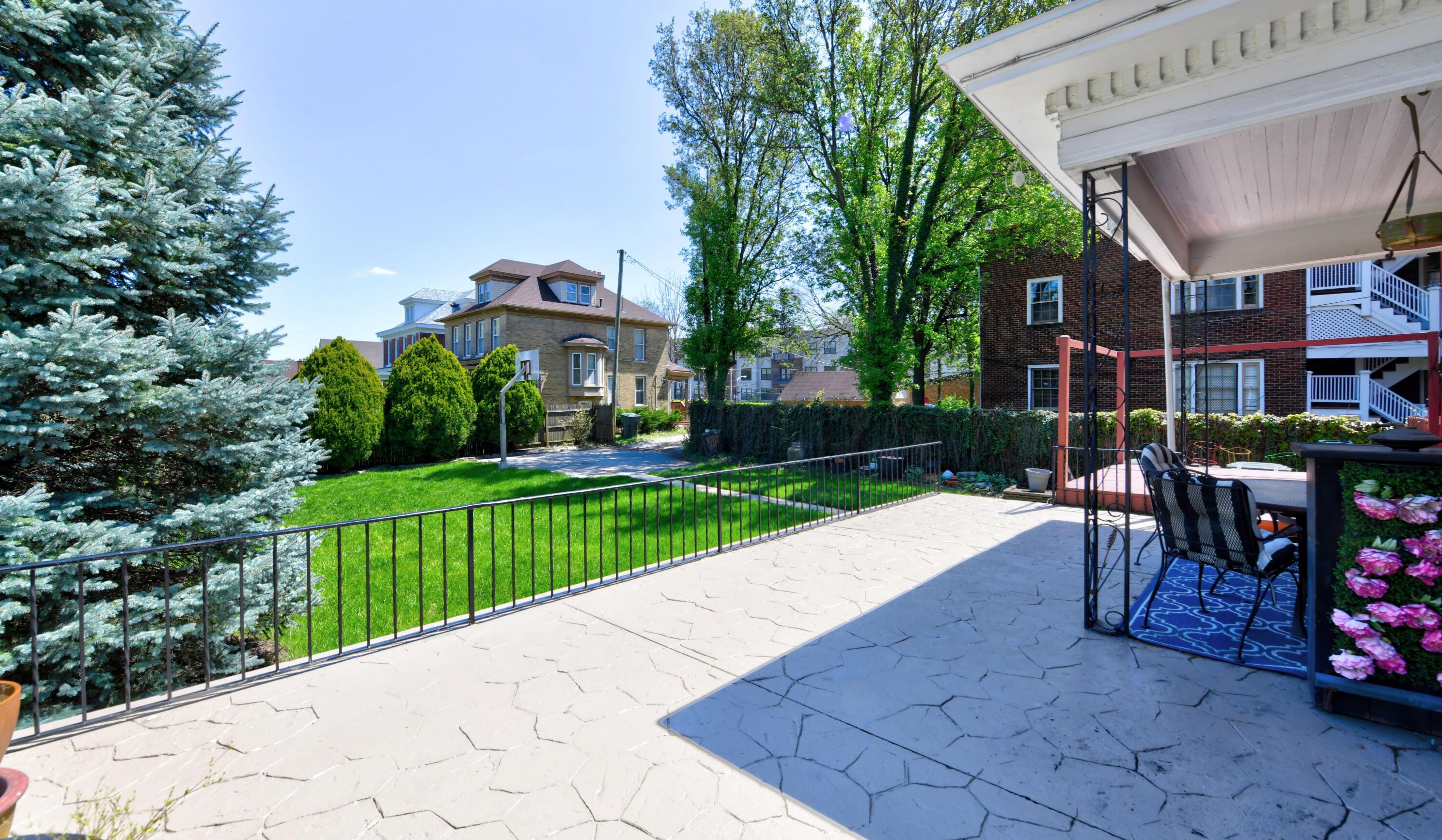 54 Woodland Ave, Columbus OH 43203-1279 exterior