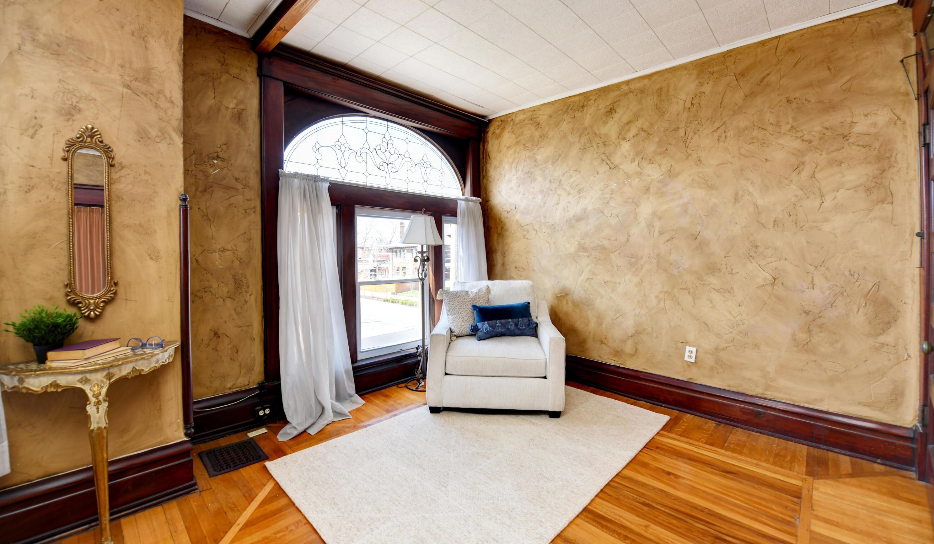 54 Woodland Ave, Columbus OH 43203-1279 exterior