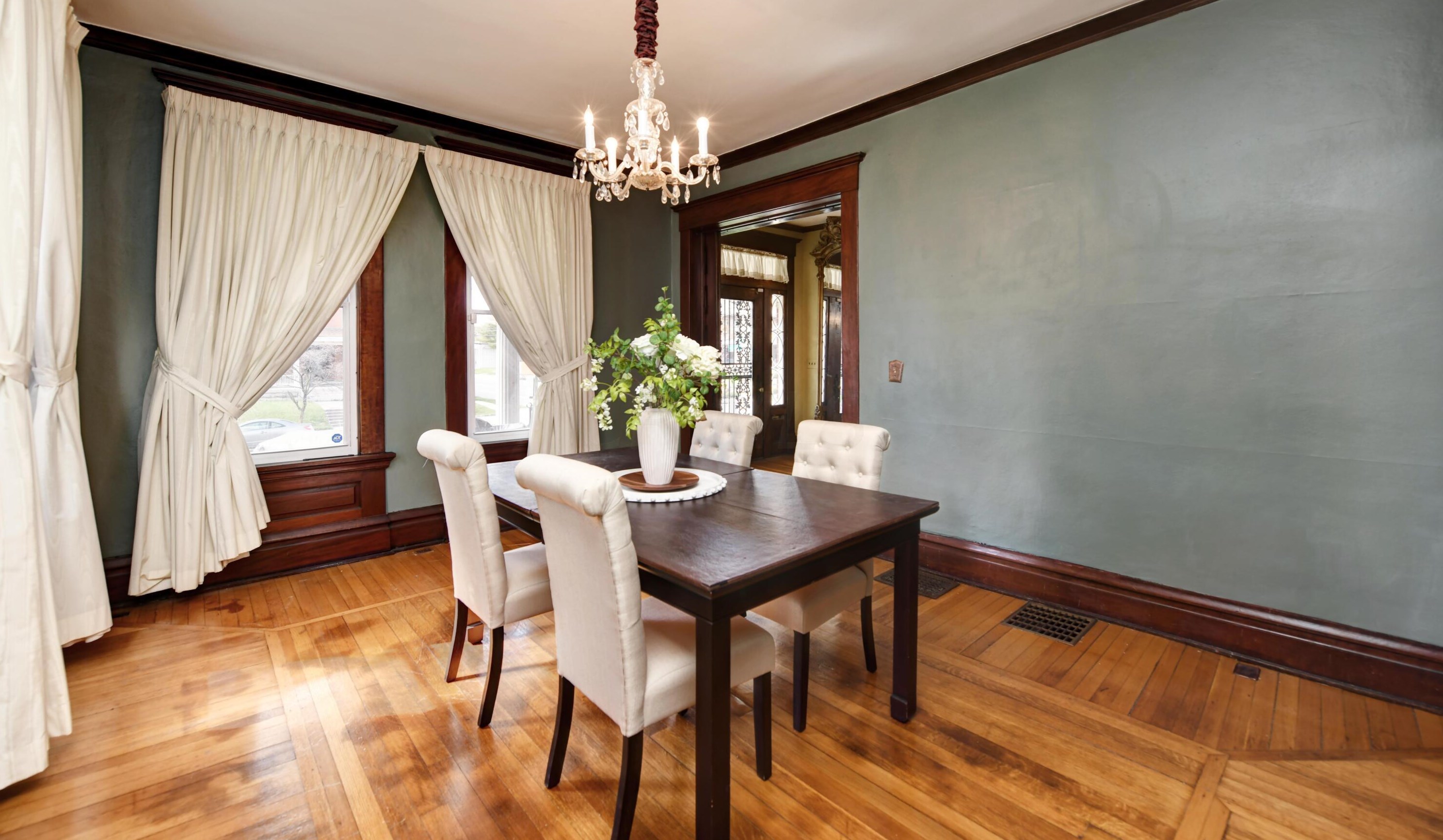 54 Woodland Ave, Columbus OH 43203-1279 exterior