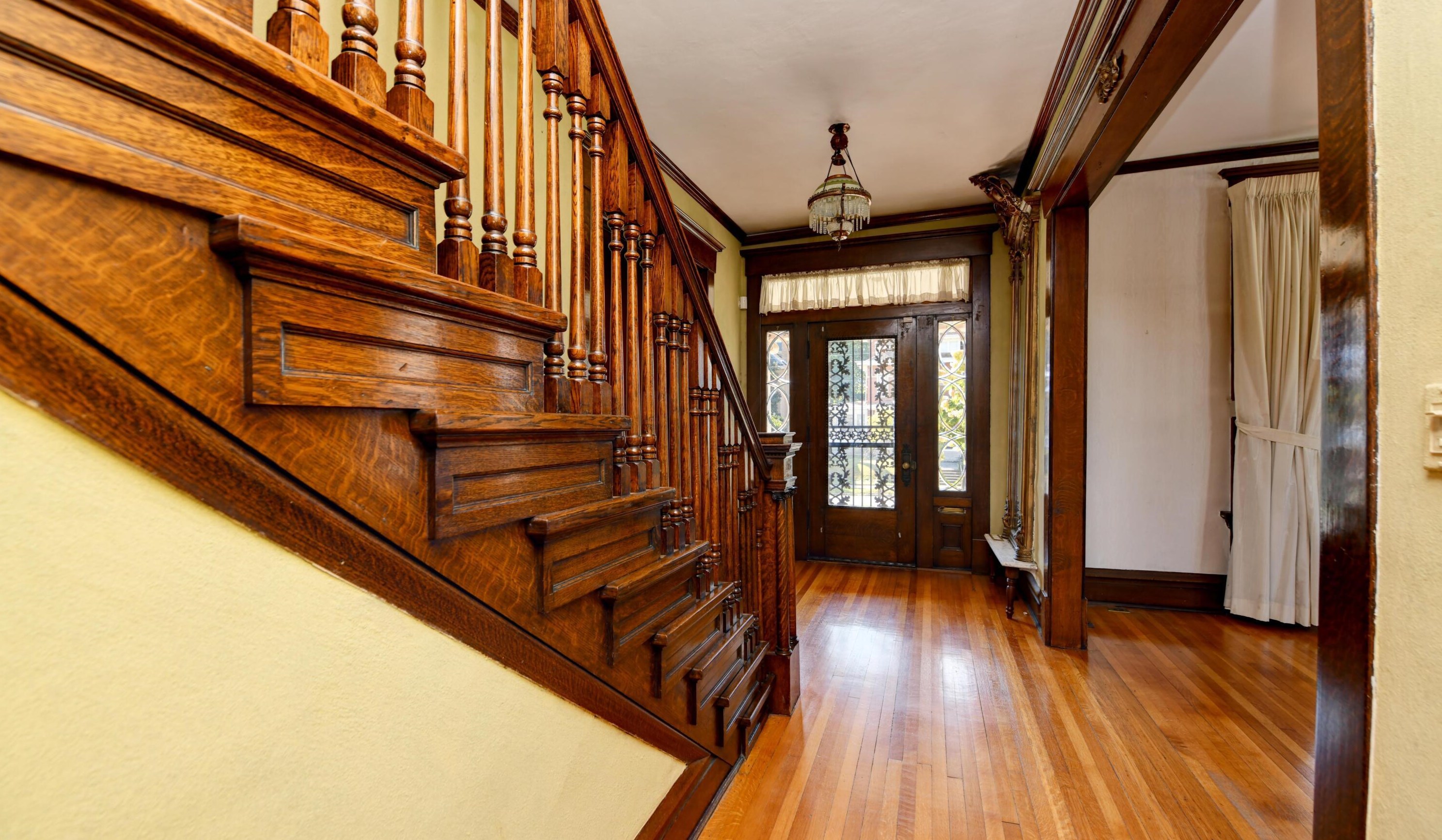 54 Woodland Ave, Columbus OH 43203-1279 exterior