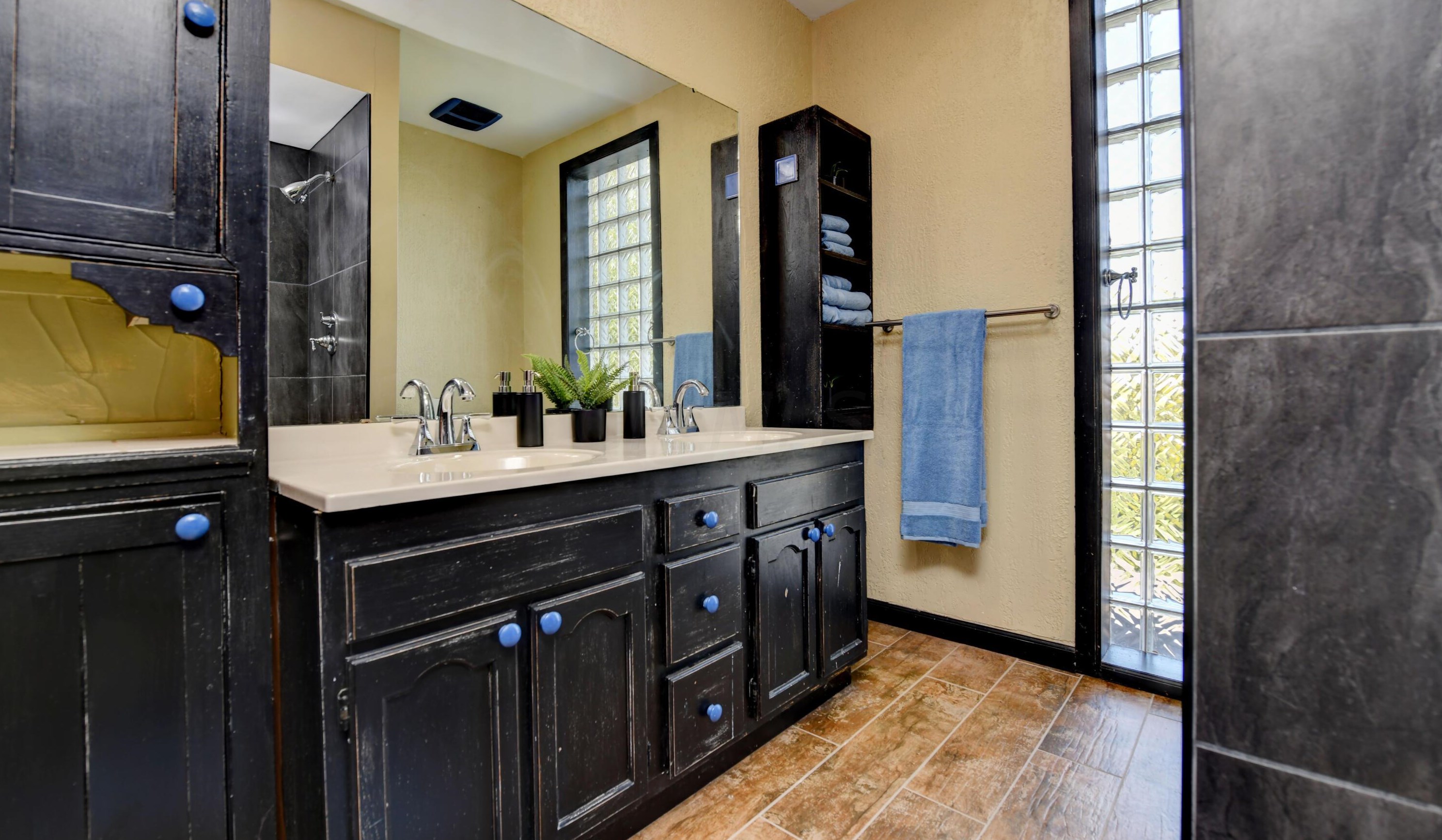 54 Woodland Ave, Columbus OH 43203-1279 exterior