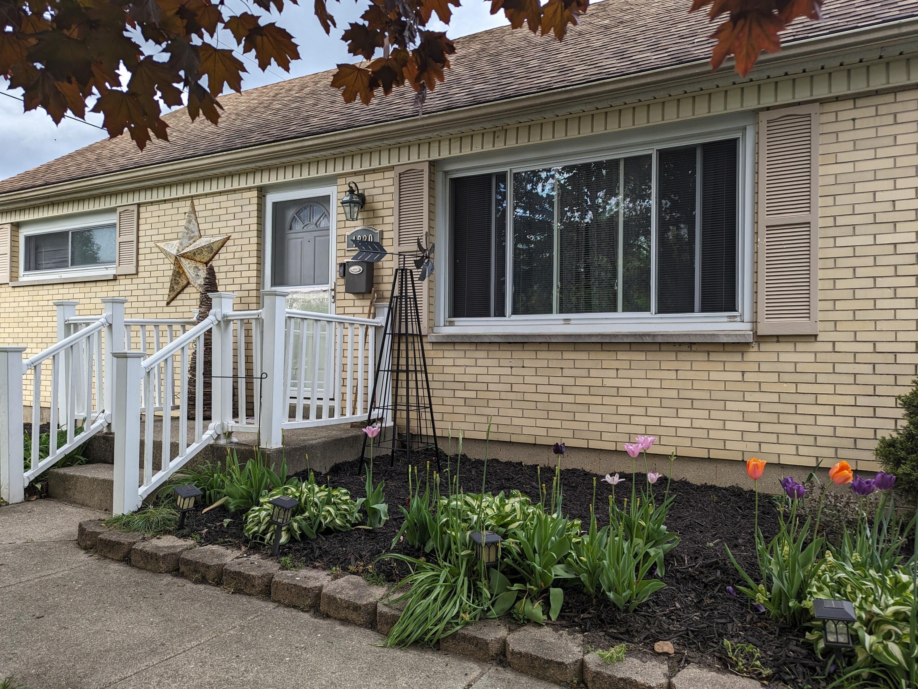 4820 Willowbrook Dr, Springfield, OH 45503