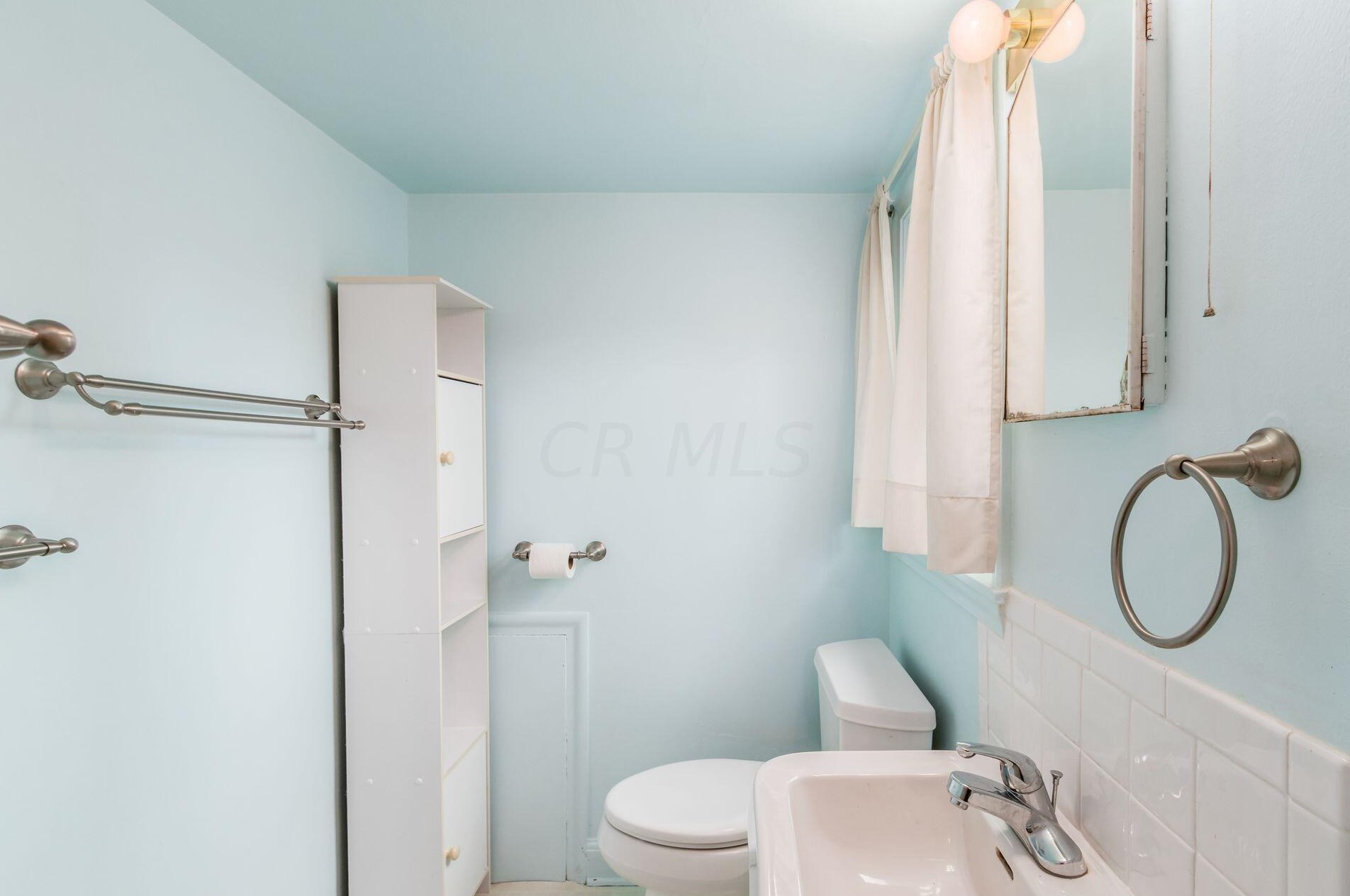 282 Remington Rd, Columbus OH 43209-2459 exterior