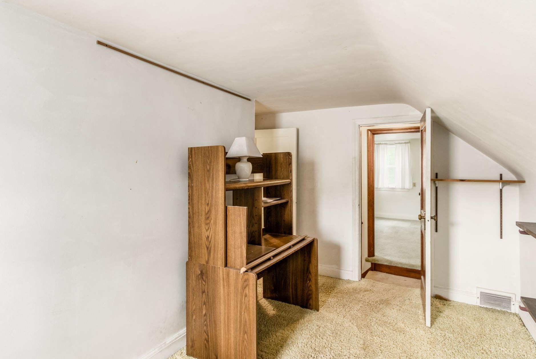 282 Remington Rd, Columbus OH 43209-2459 exterior