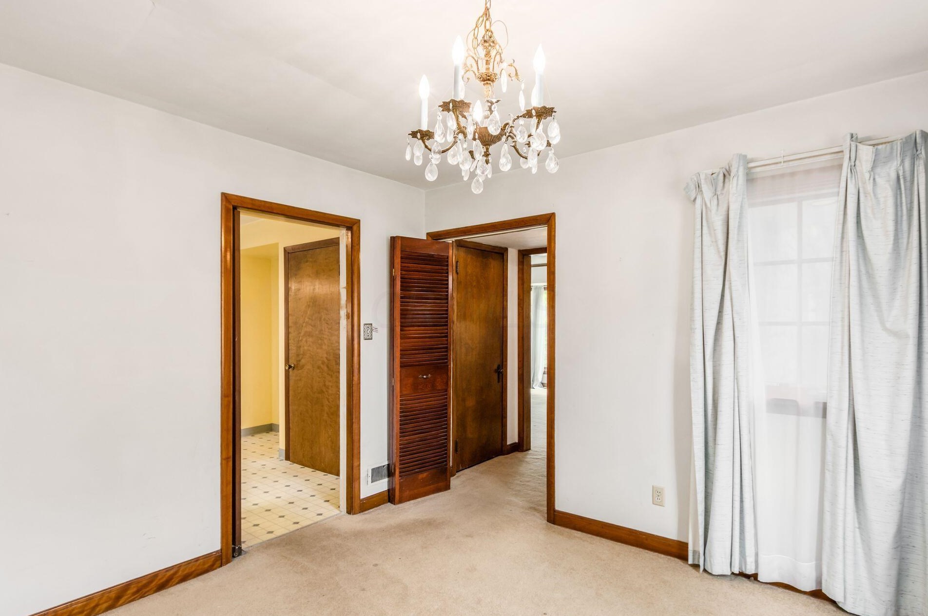 282 Remington Rd, Columbus OH 43209-2459 exterior