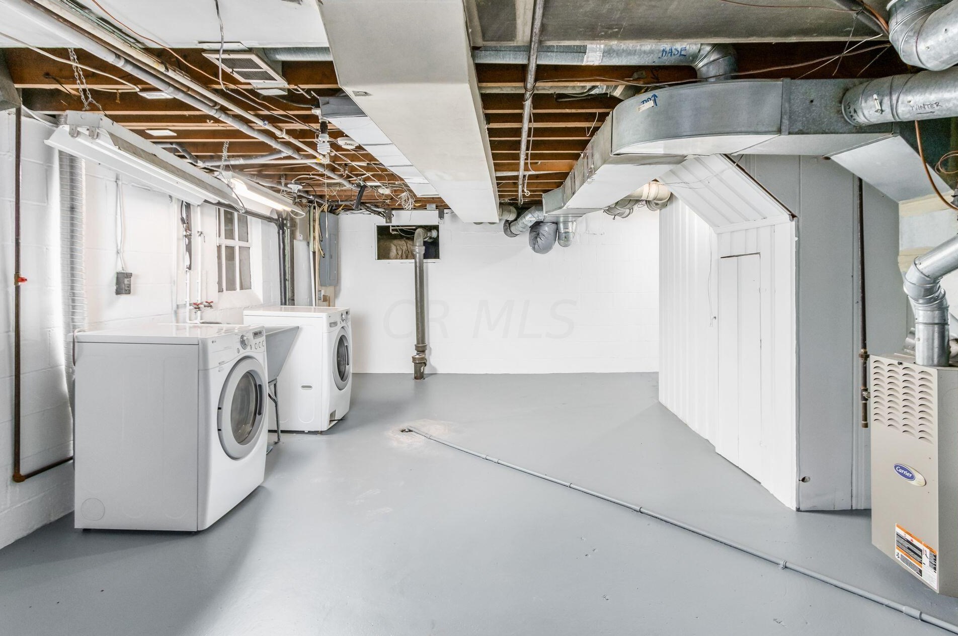 282 Remington Rd, Columbus OH 43209-2459 exterior