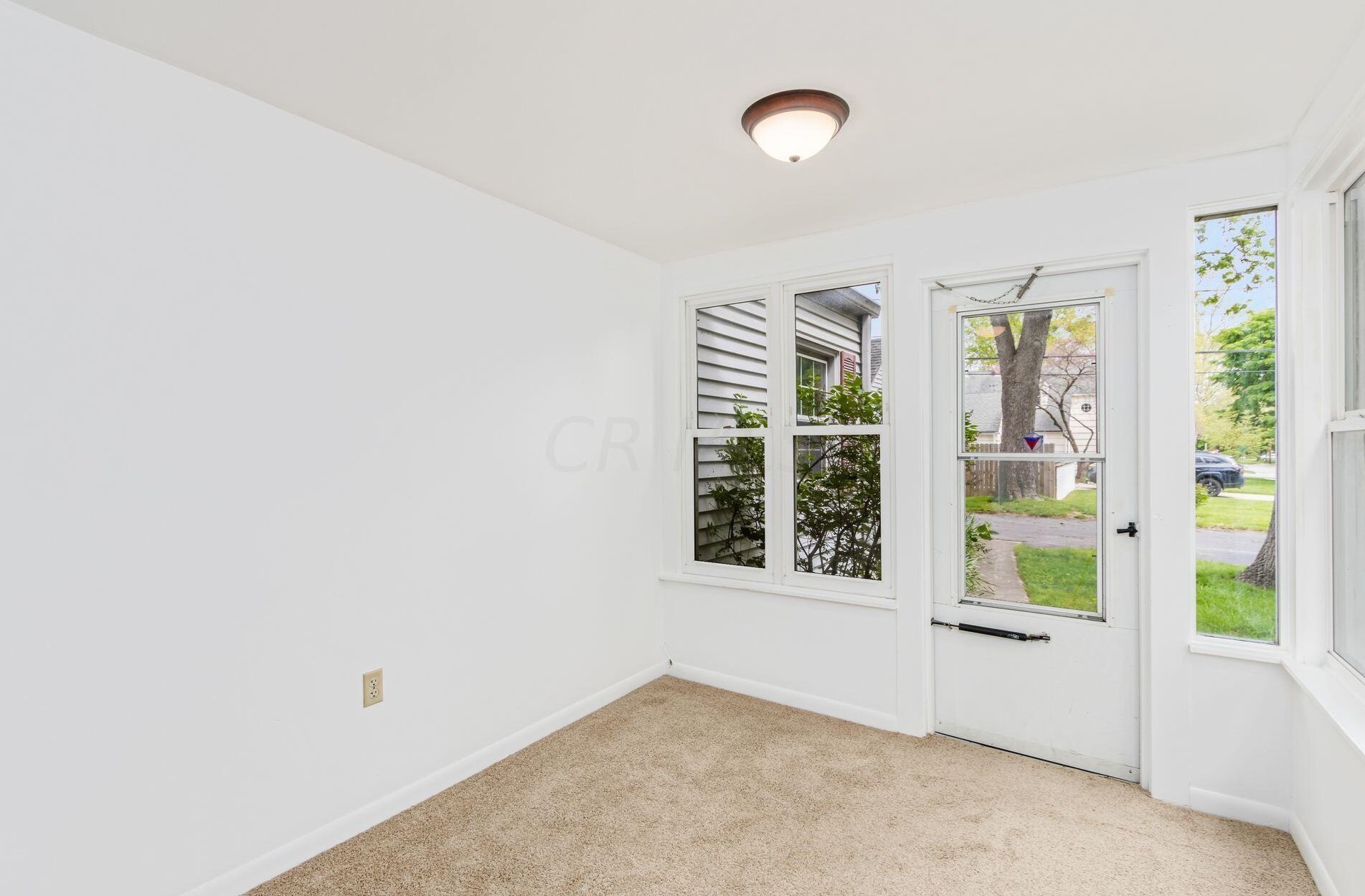 282 Remington Rd, Columbus OH 43209-2459 exterior