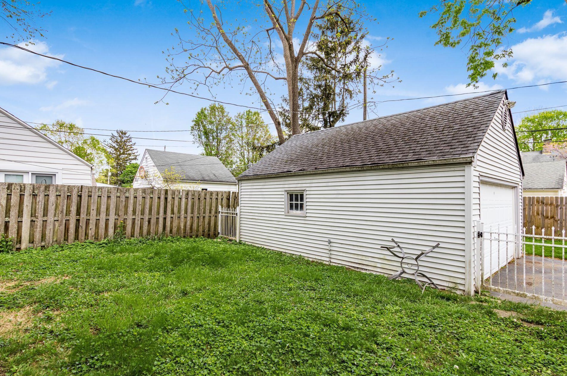 282 Remington Rd, Columbus OH 43209-2459 exterior