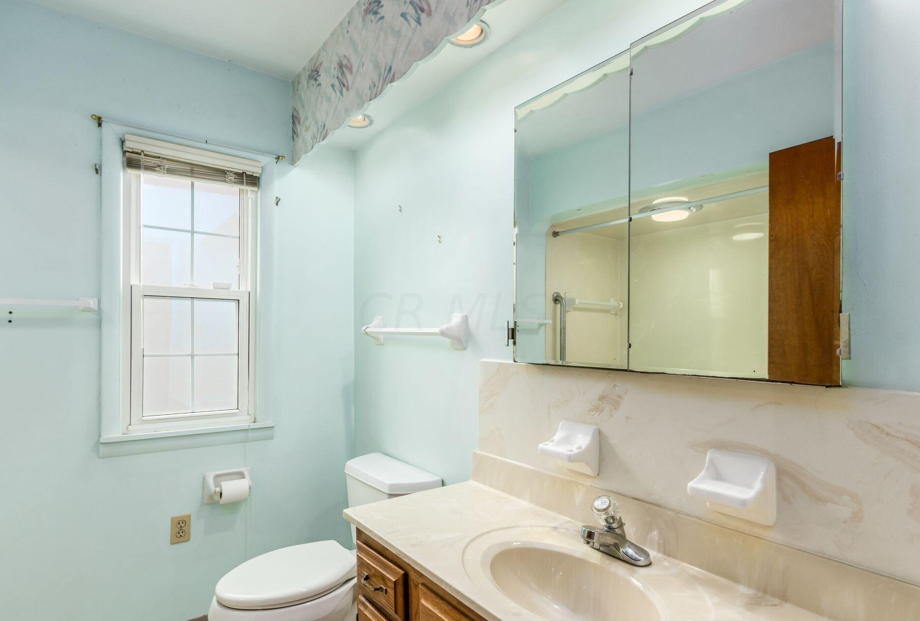 282 Remington Rd, Columbus OH 43209-2459 exterior