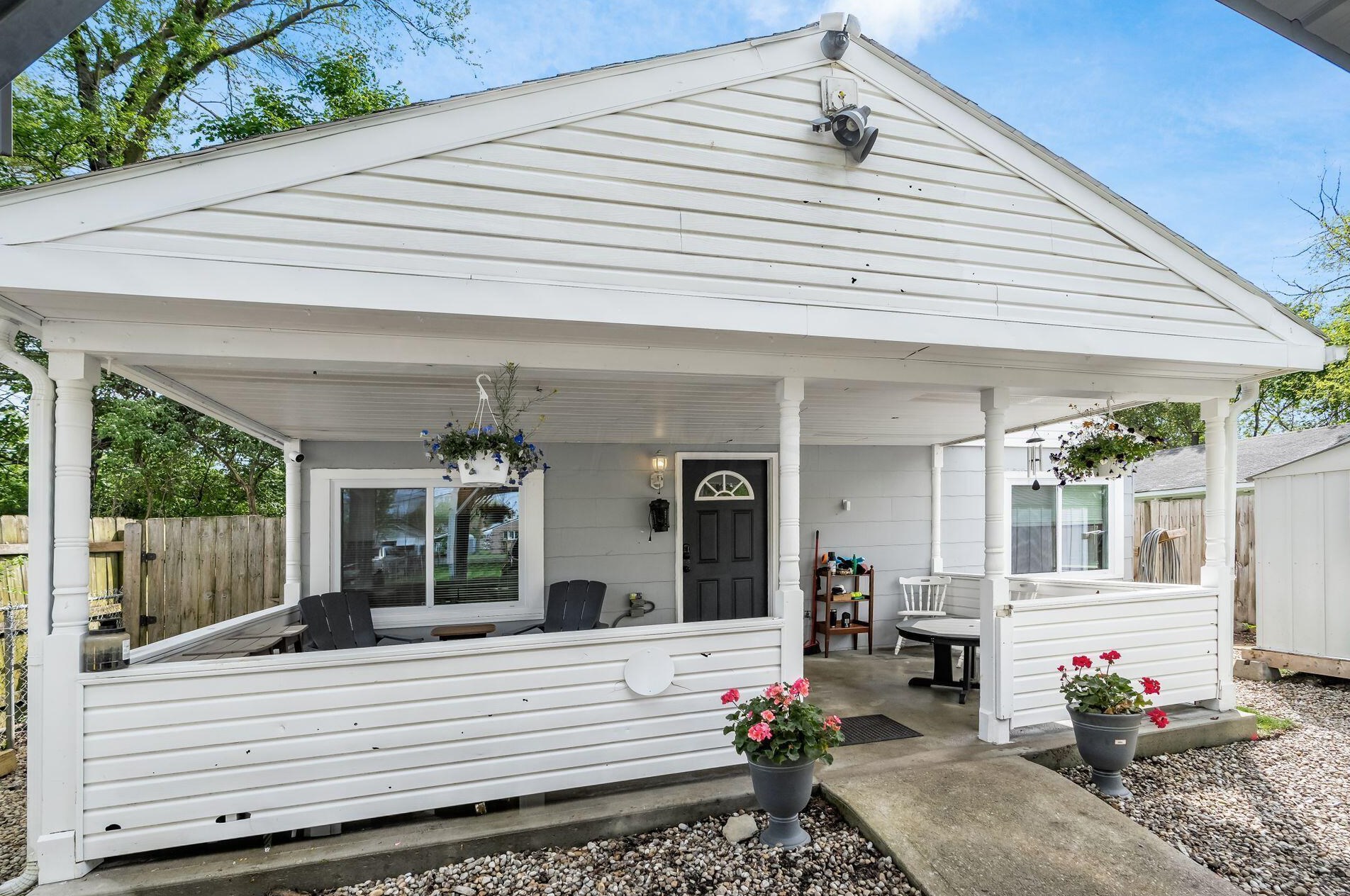 2271 Whitehead Rd, Columbus, OH 43223-2758