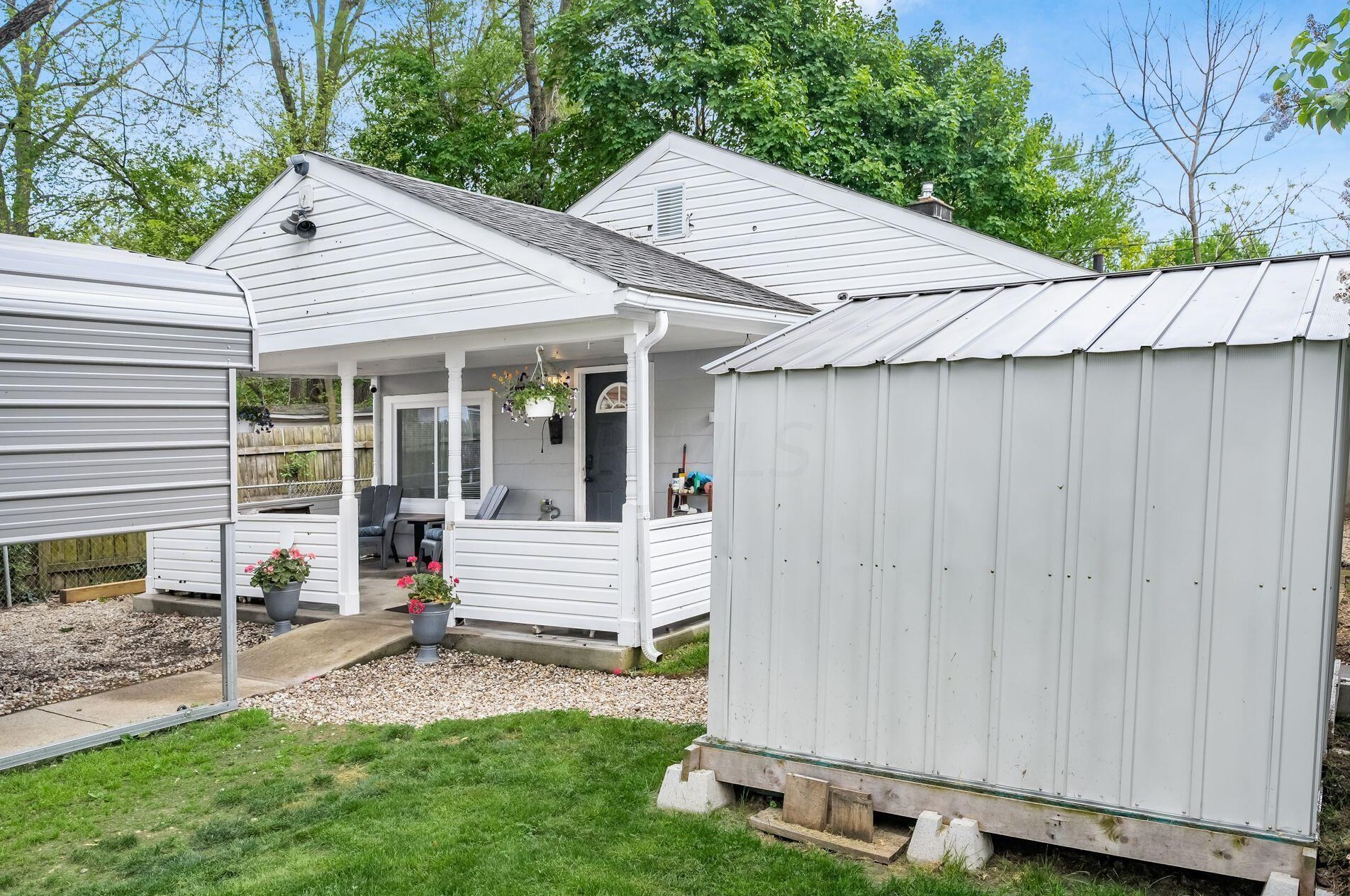 2271 Whitehead Rd, Columbus OH  43223-2758 exterior