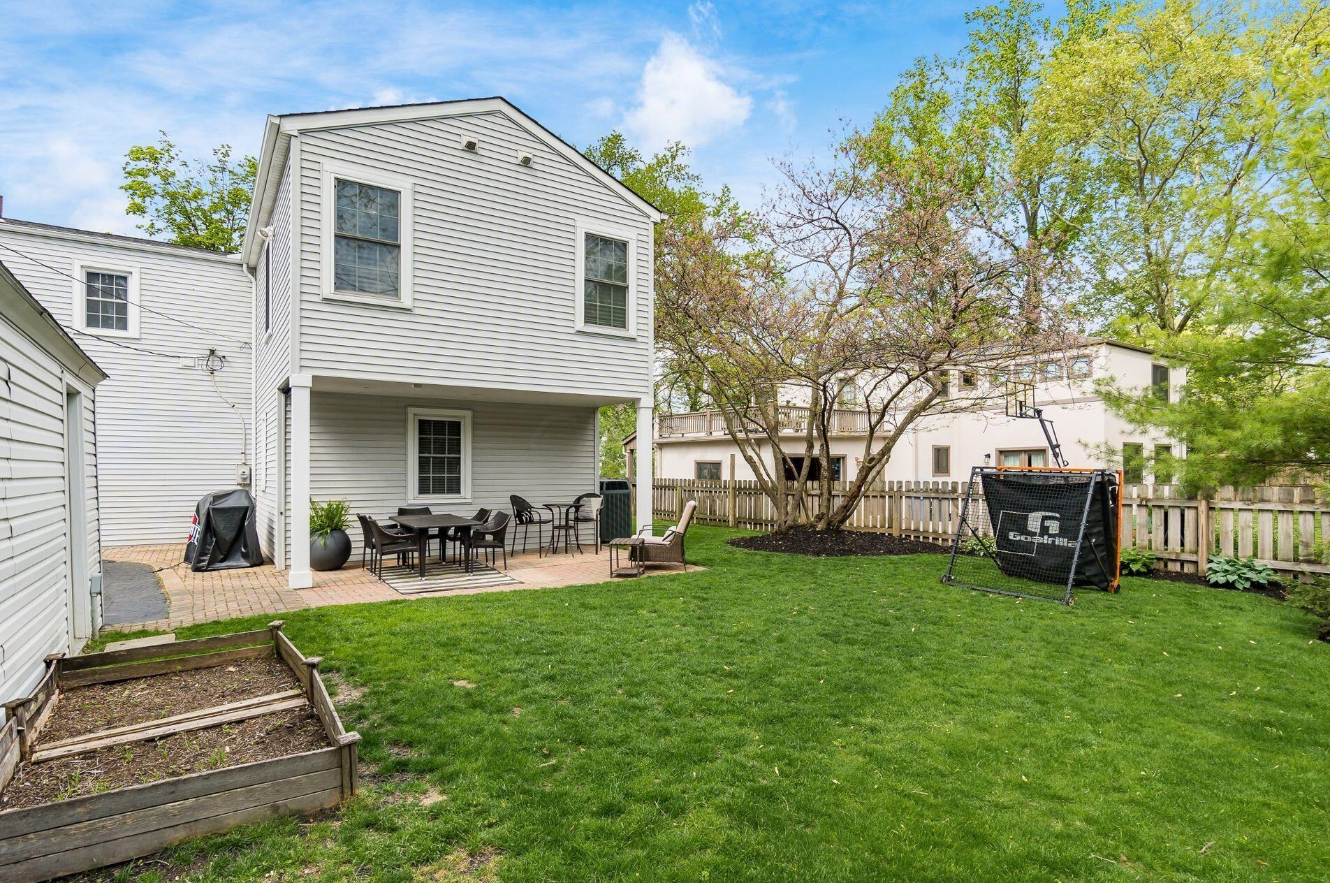 1667 Barrington Rd, Columbus OH 43221-3825 exterior