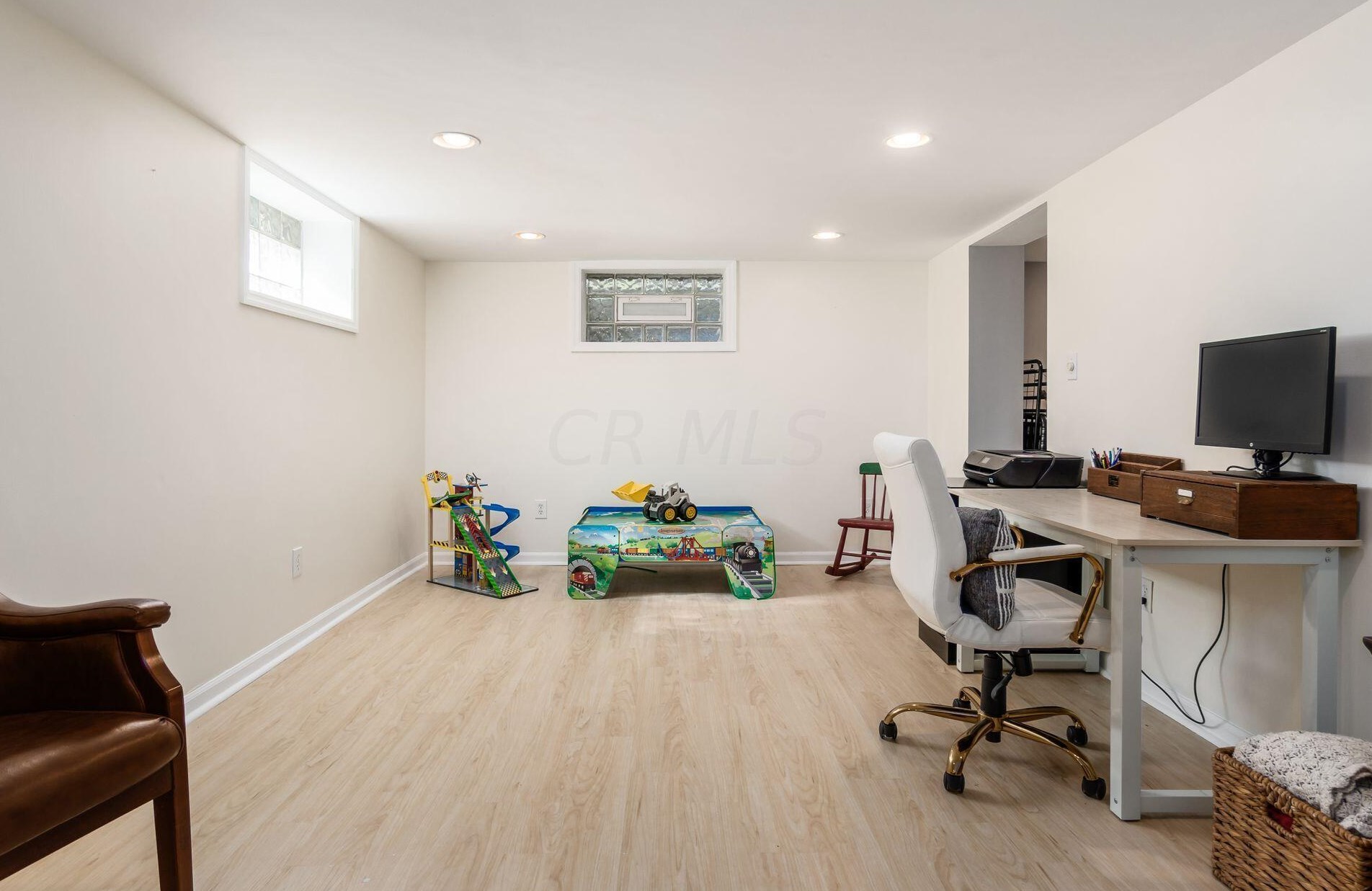 1667 Barrington Rd, Columbus OH 43221-3825 exterior