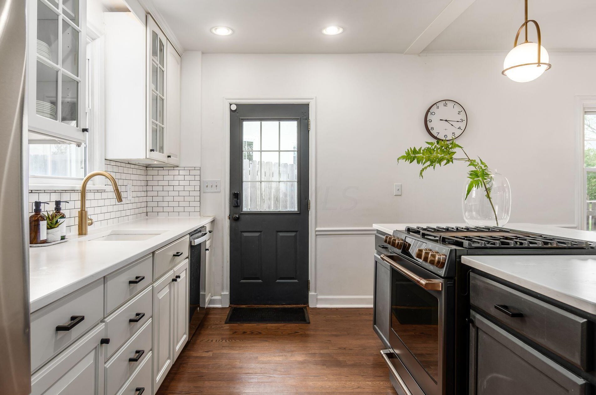 1667 Barrington Rd, Columbus OH 43221-3825 exterior