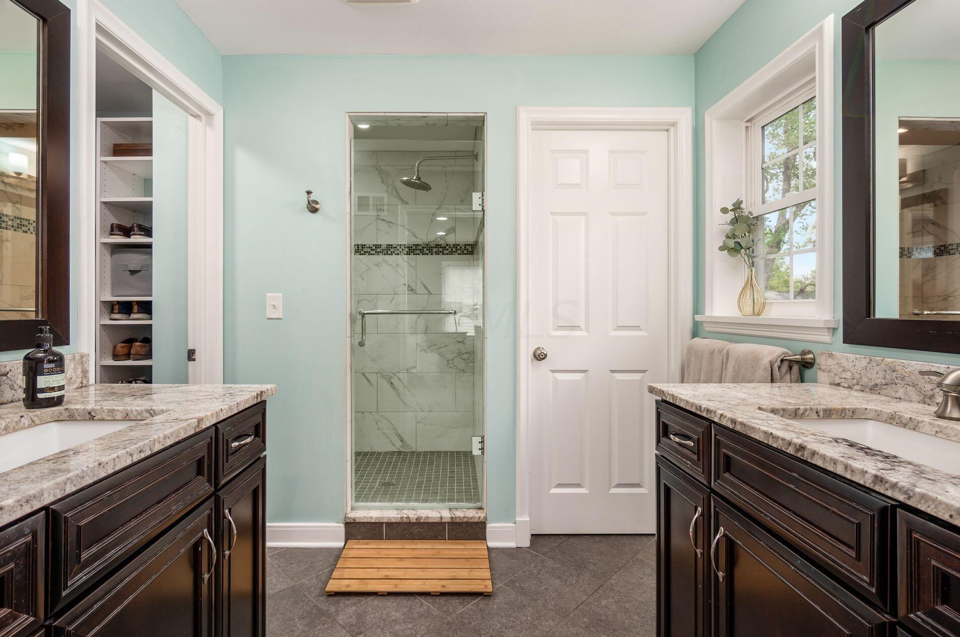 1667 Barrington Rd, Columbus OH 43221-3825 exterior