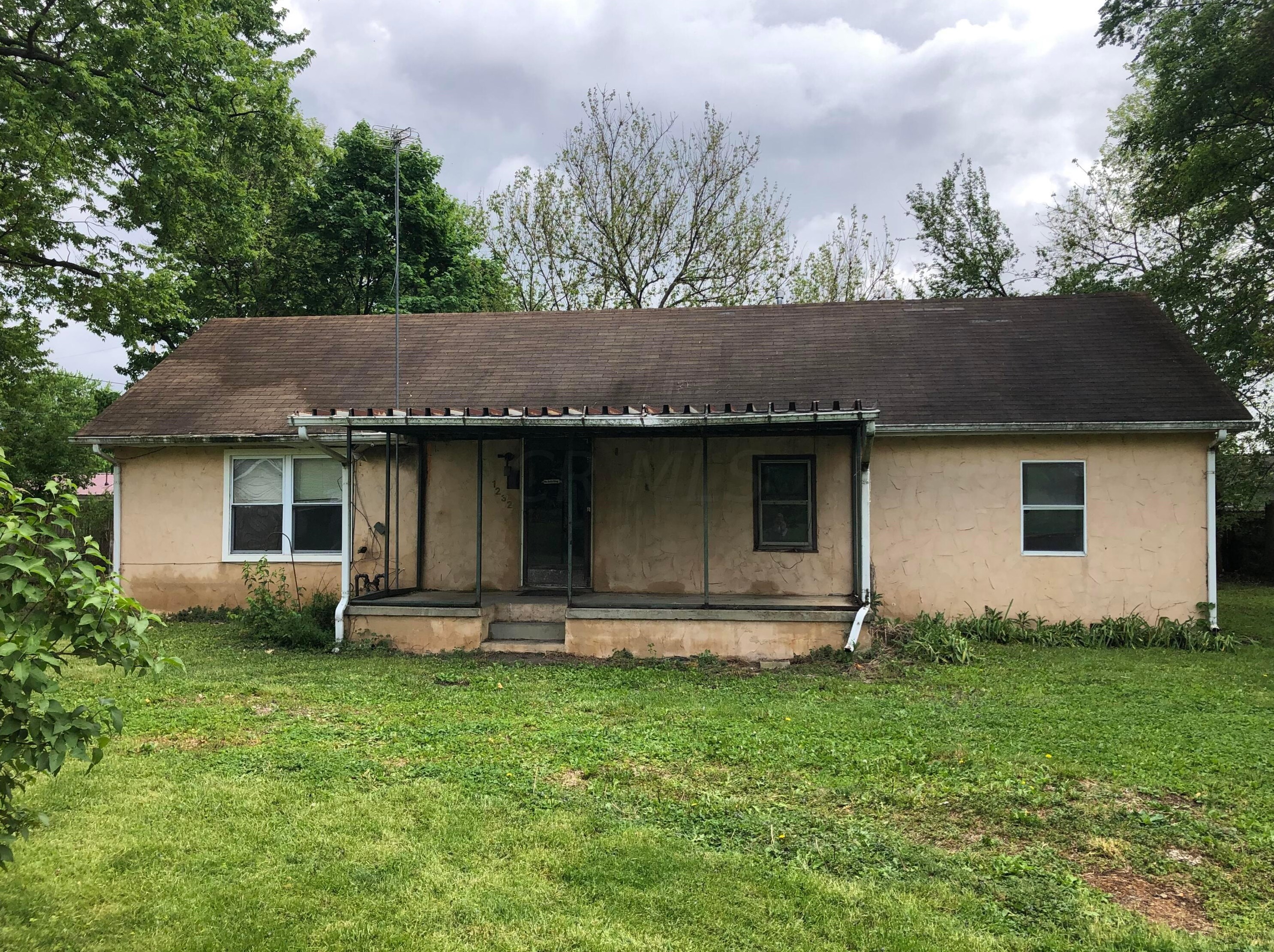 1232 Norfolk Ave, Circleville OH  43113-2217 exterior