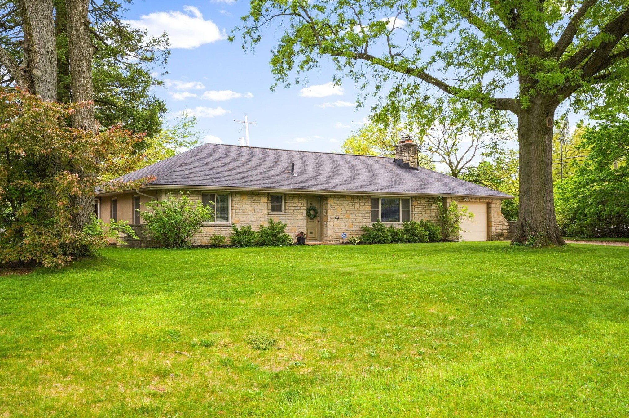 40 Harding Rd, Columbus, OH 43209-1522