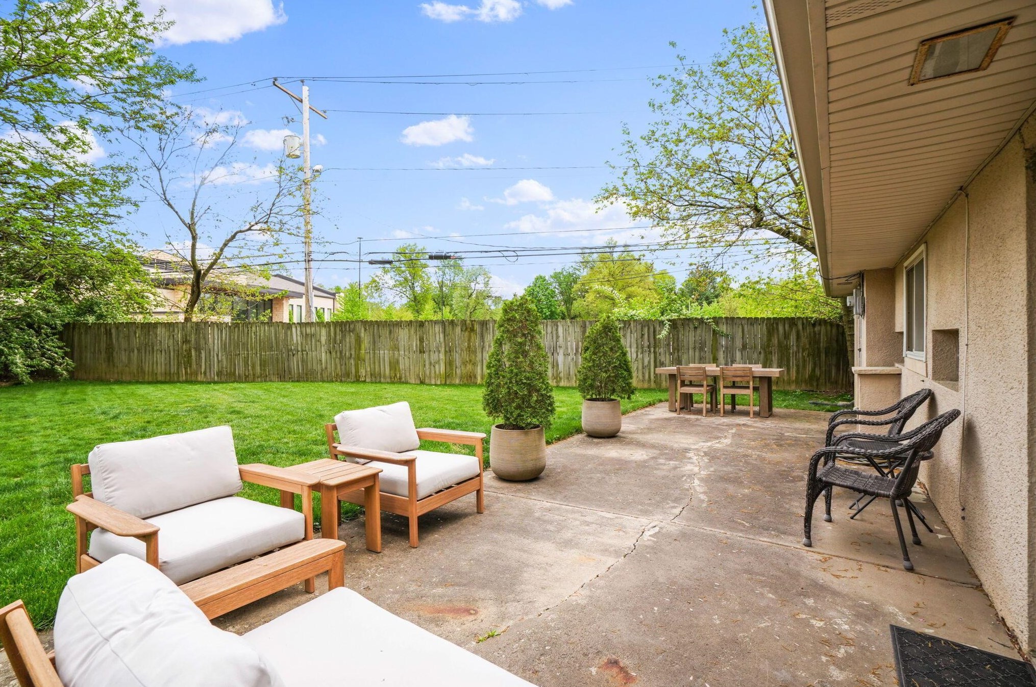 40 Harding Rd, Columbus OH  43209-1522 exterior