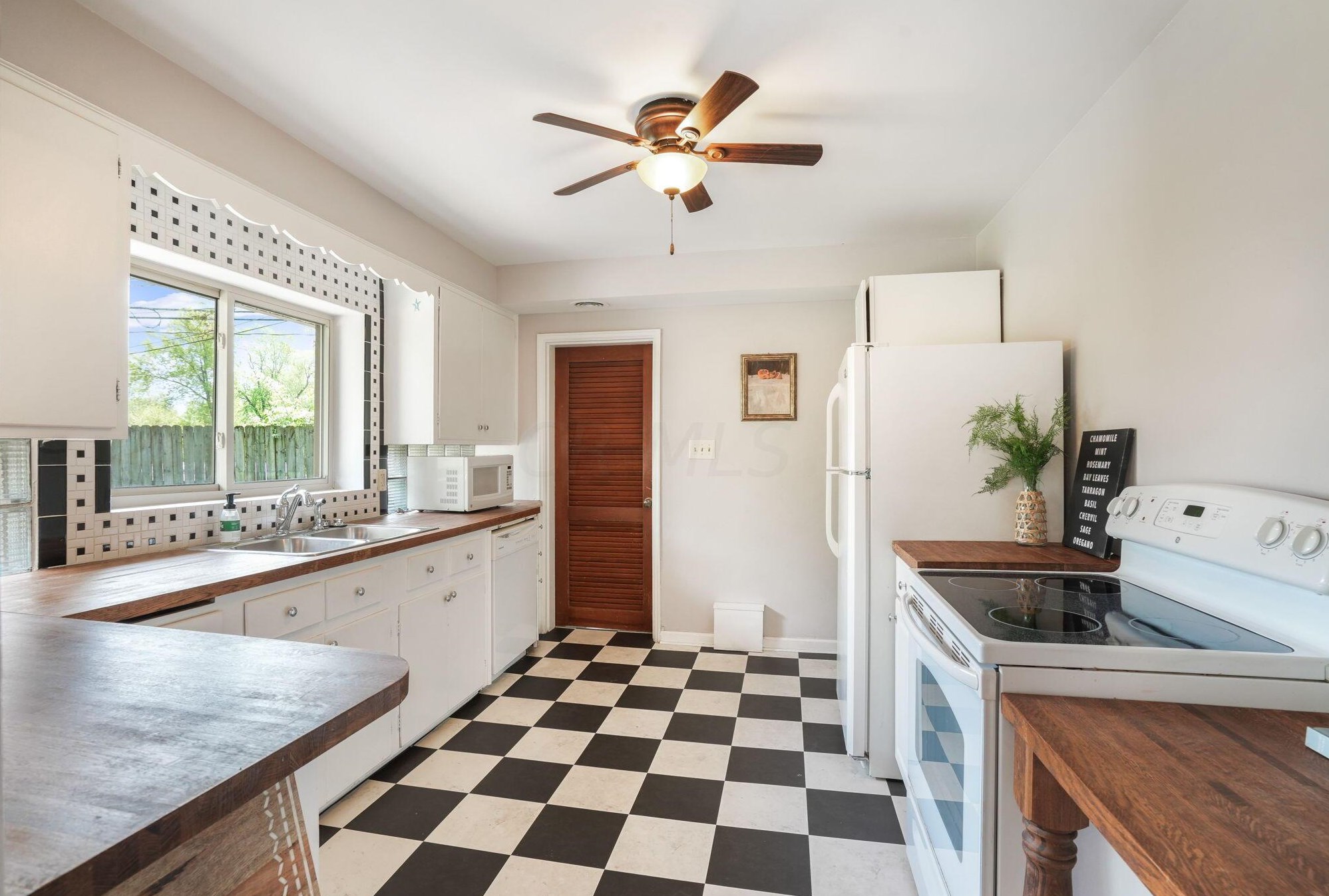 40 Harding Rd, Columbus OH  43209-1522 exterior