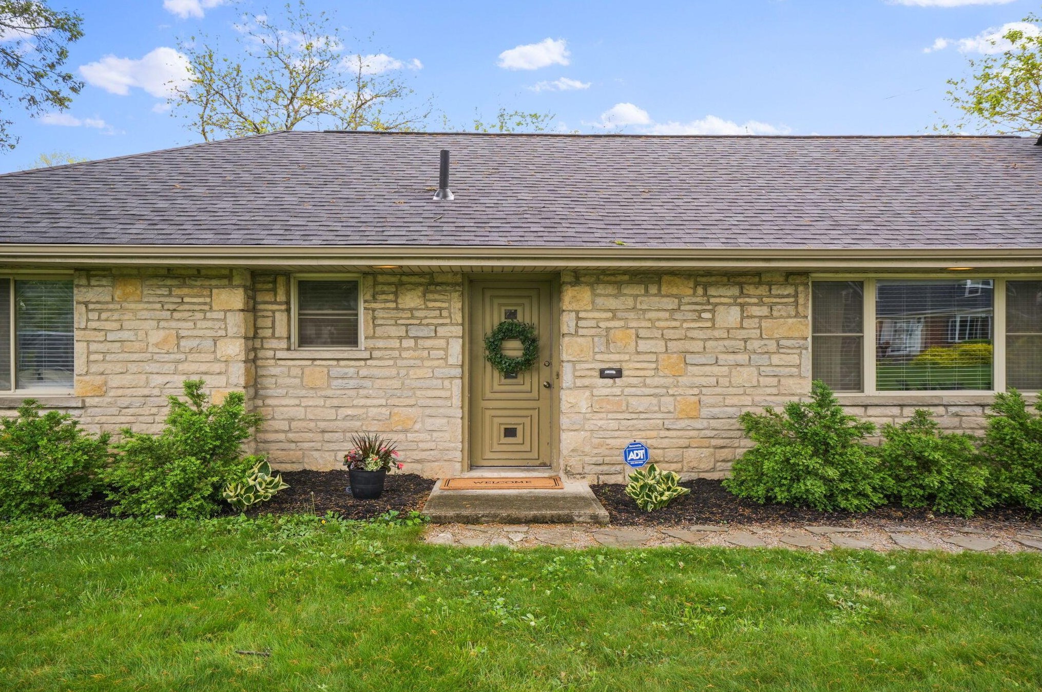 40 Harding Rd, Columbus OH  43209-1522 exterior