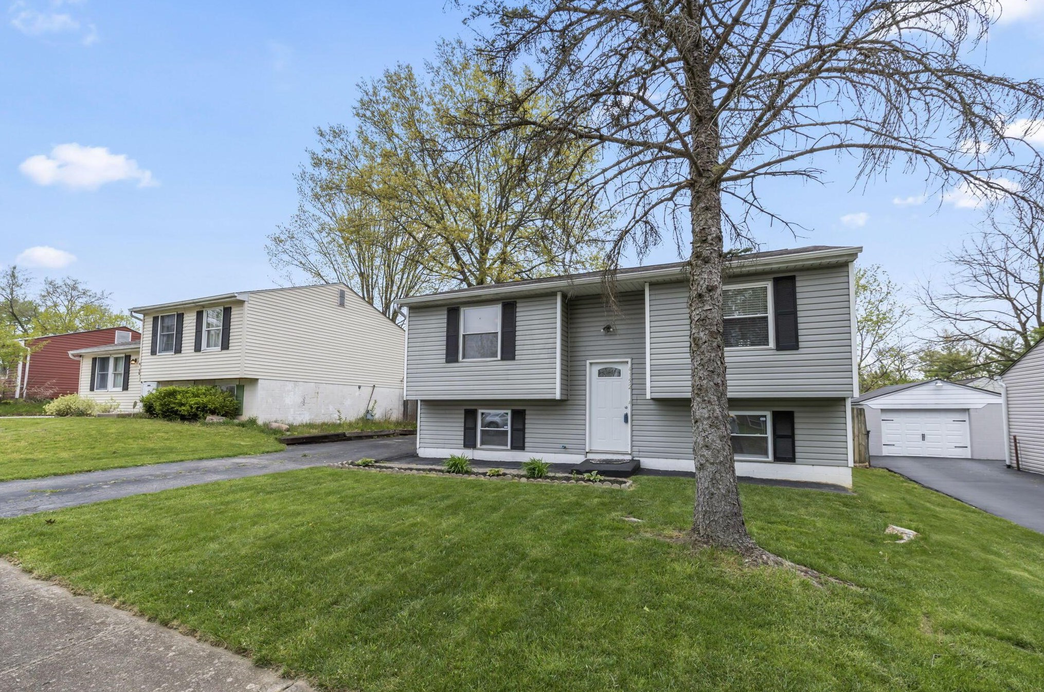 4152 Commodore St, Columbus, OH 43224-1820