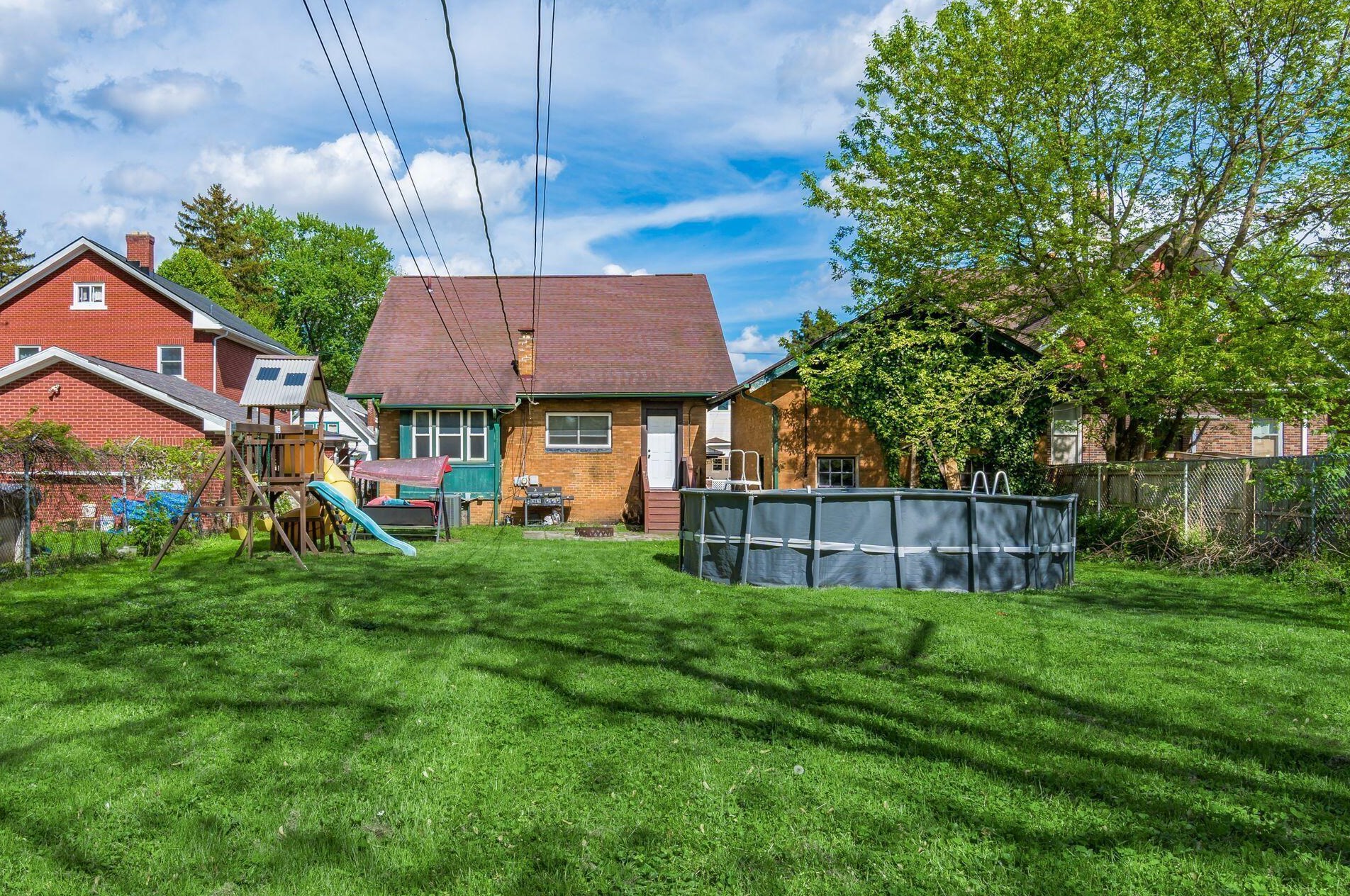 73 Burgess Ave, Columbus OH  43204-3252 exterior