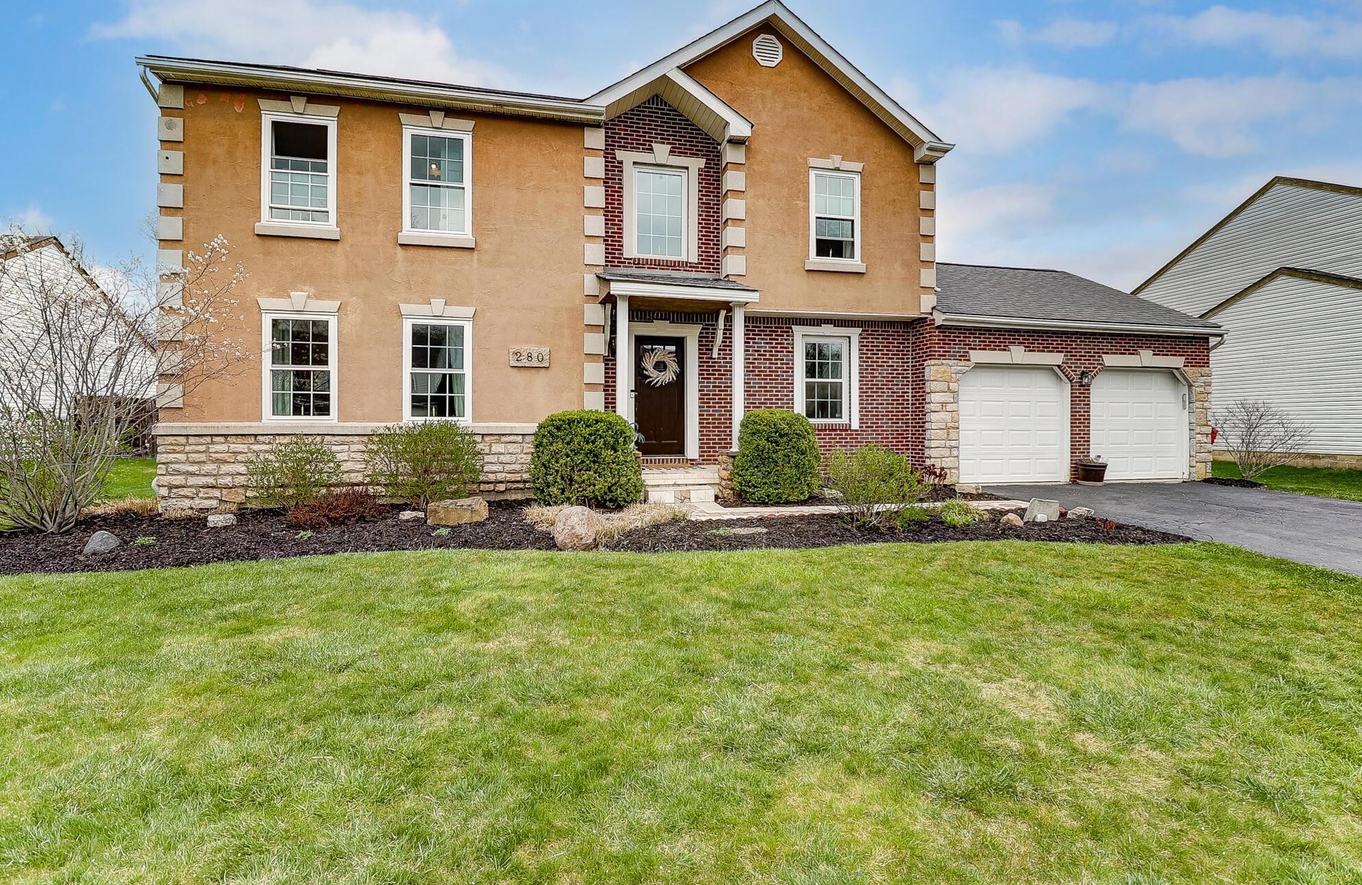 280 Monarch Dr, Pataskala, OH 43062-8975