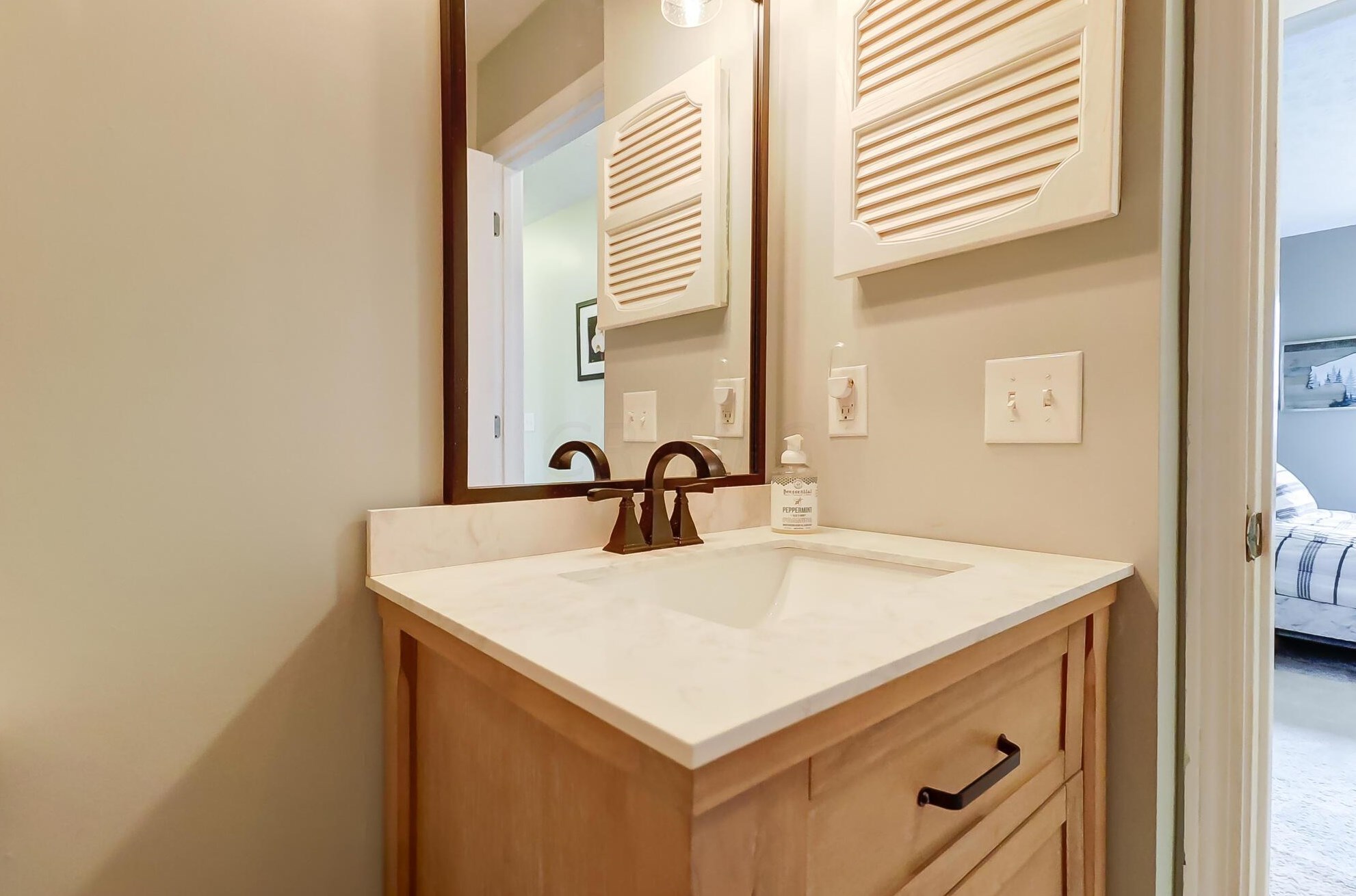 280 Monarch Dr, Pataskala OH  43062-8975 exterior