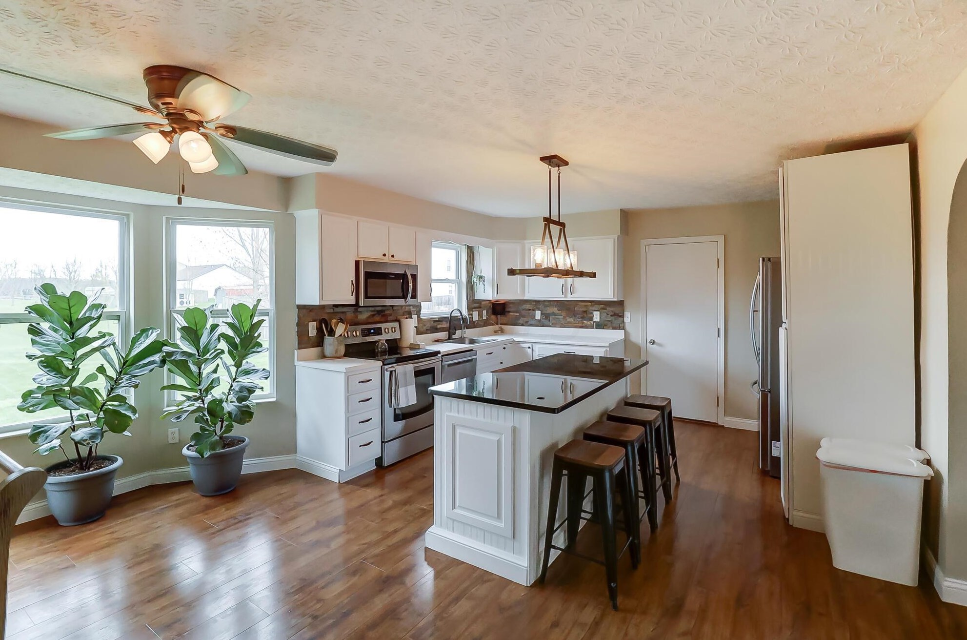 280 Monarch Dr, Pataskala OH  43062-8975 exterior