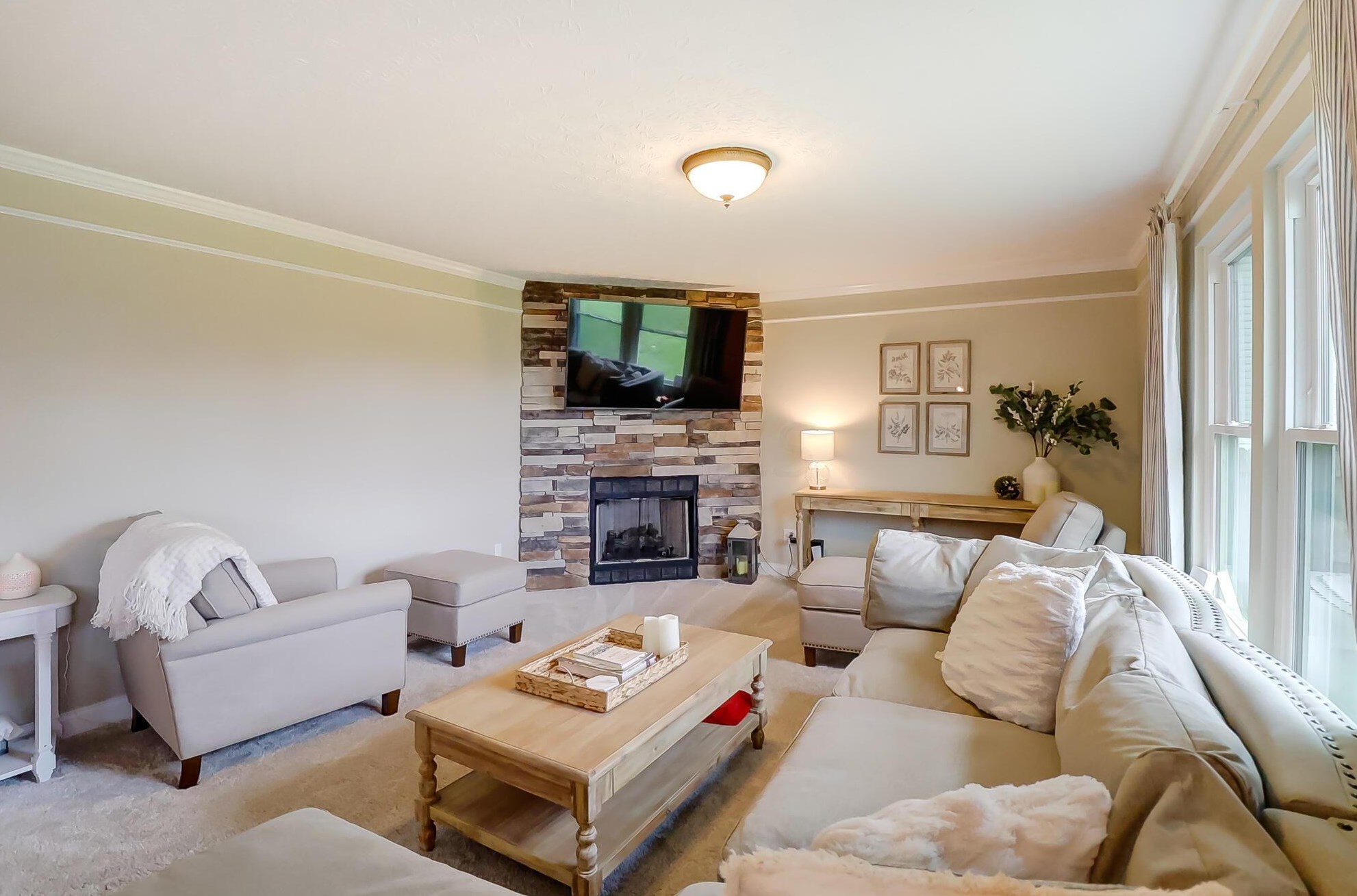 280 Monarch Dr, Pataskala OH  43062-8975 exterior