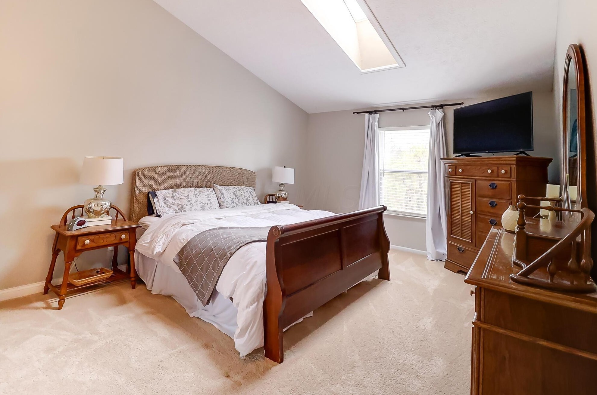 280 Monarch Dr, Pataskala OH  43062-8975 exterior