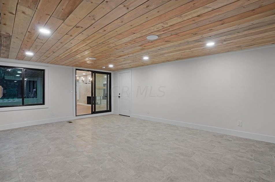 29 Pocono Rd, Columbus OH 43235-5615 exterior